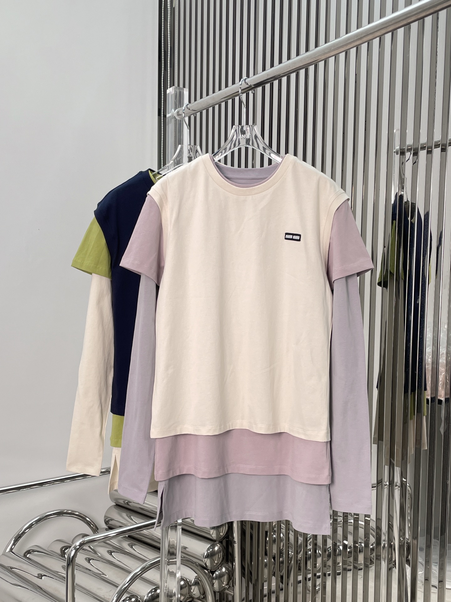 NO:308824,[Love] New [Love]!  Latest MIU 25NEW three-piece layered T-shirt. Color purple pink, blue and green. Size SML.P,,miumiu,tees, t-shirt,alexander wang19860909[爱心]新款[爱心]！最新MIU 25NEW 三件套叠穿T恤.颜色紫粉、蓝绿.尺码SML.P,,miumiu,tees，t-shirt,alexander wang,Women's clothing