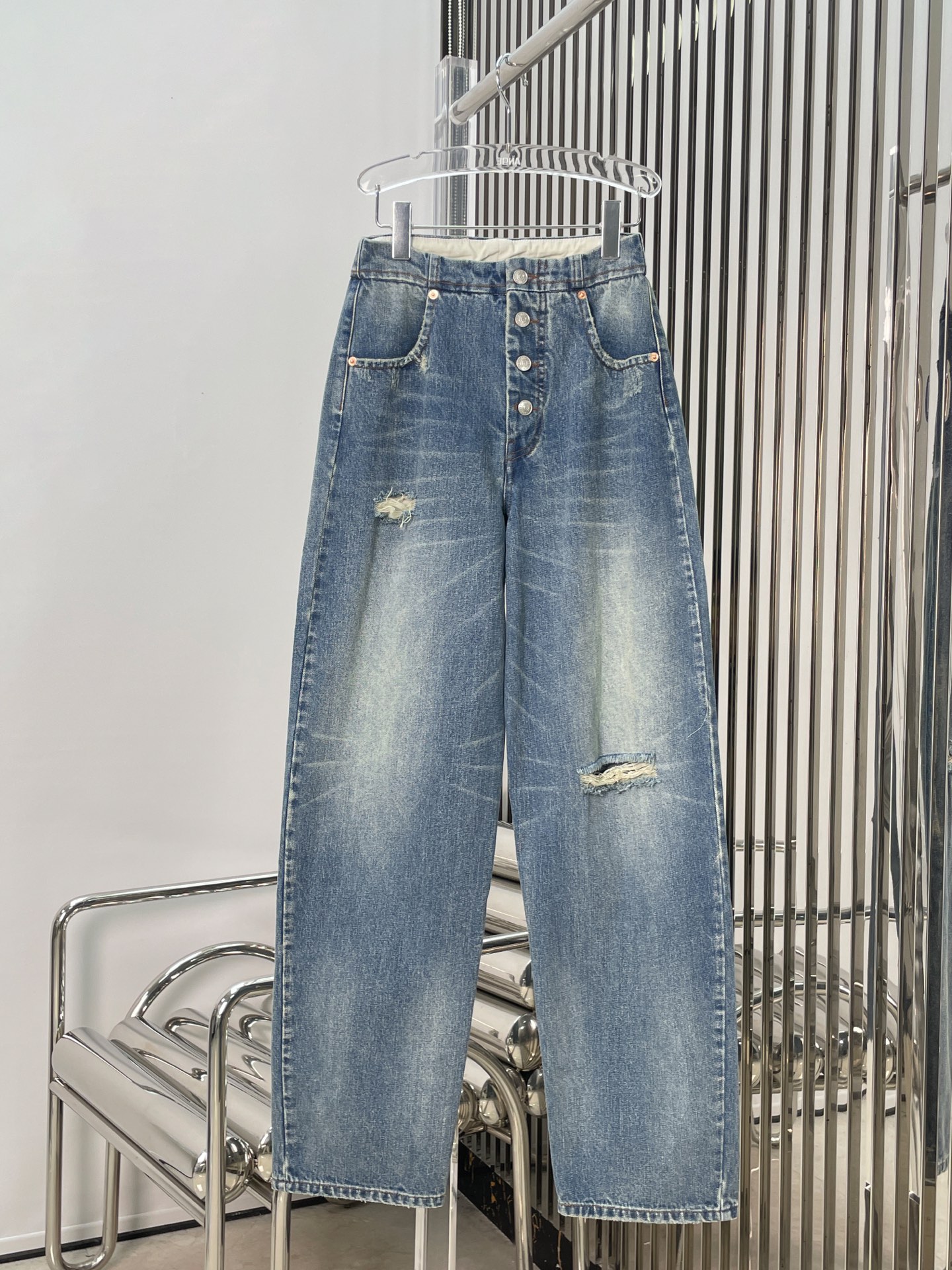 NO:308806,[Love] New [Love]!  Latest MM6 25NEW Cut hole grinding wash water to make old jeans. Size SM, masion margiela, jeans, alexander wang19860909[爱心]新款[爱心]！最新MM6 25NEW 割洞磨边洗水做旧牛仔裤.尺码SM,,masion margiela,jeans,alexander wang,Women's clothing