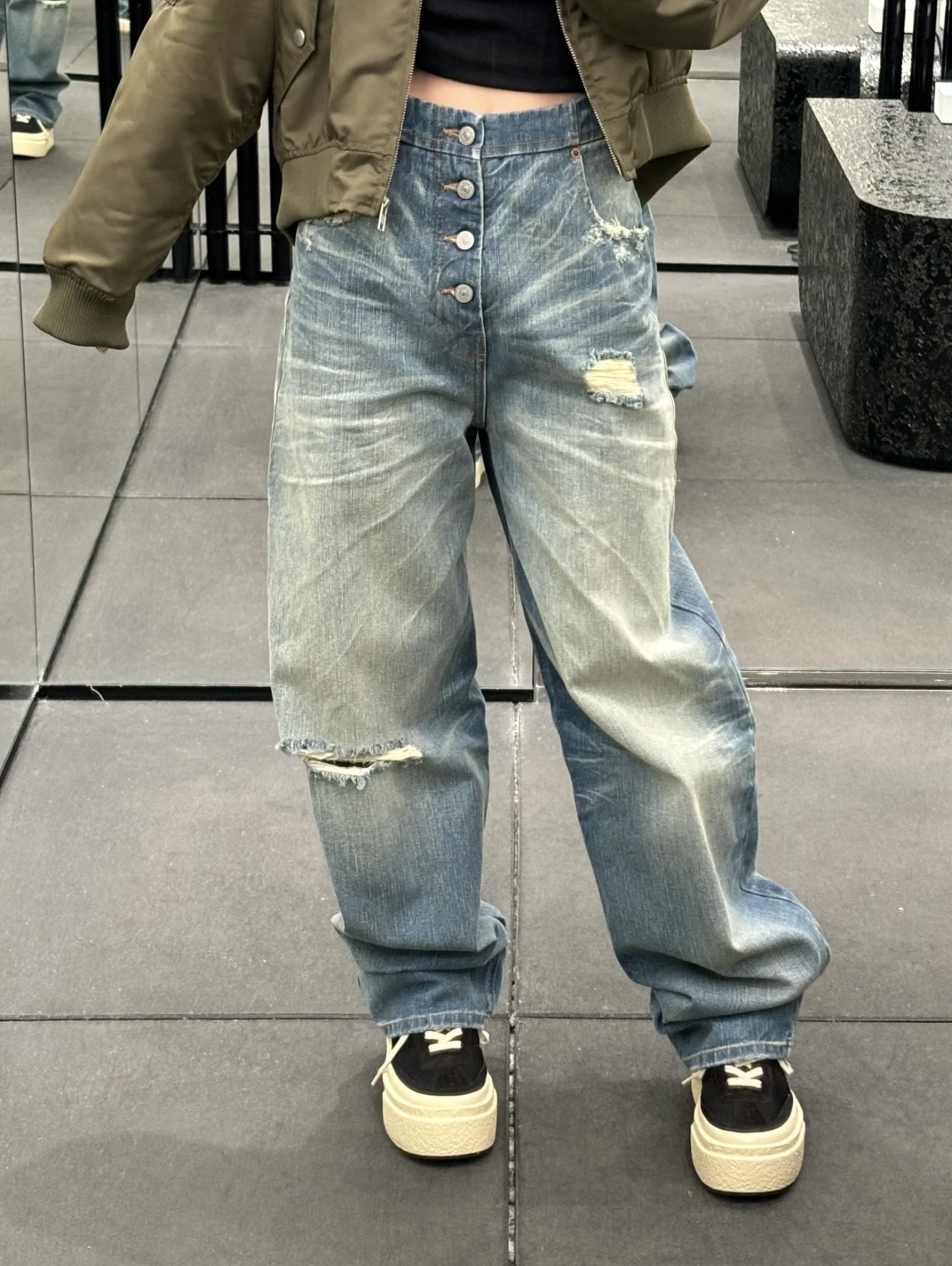 NO:308809,[Love] New [Love]!  Latest MM6 25NEW Cut hole grinding wash water to make old jeans. Size SML.,,masion margiela,jeans,alexander wang19860909[爱心]新款[爱心]！最新MM6 25NEW 割洞磨边洗水做旧牛仔裤.尺码SML.,,masion margiela,jeans,alexander wang,Women's clothing