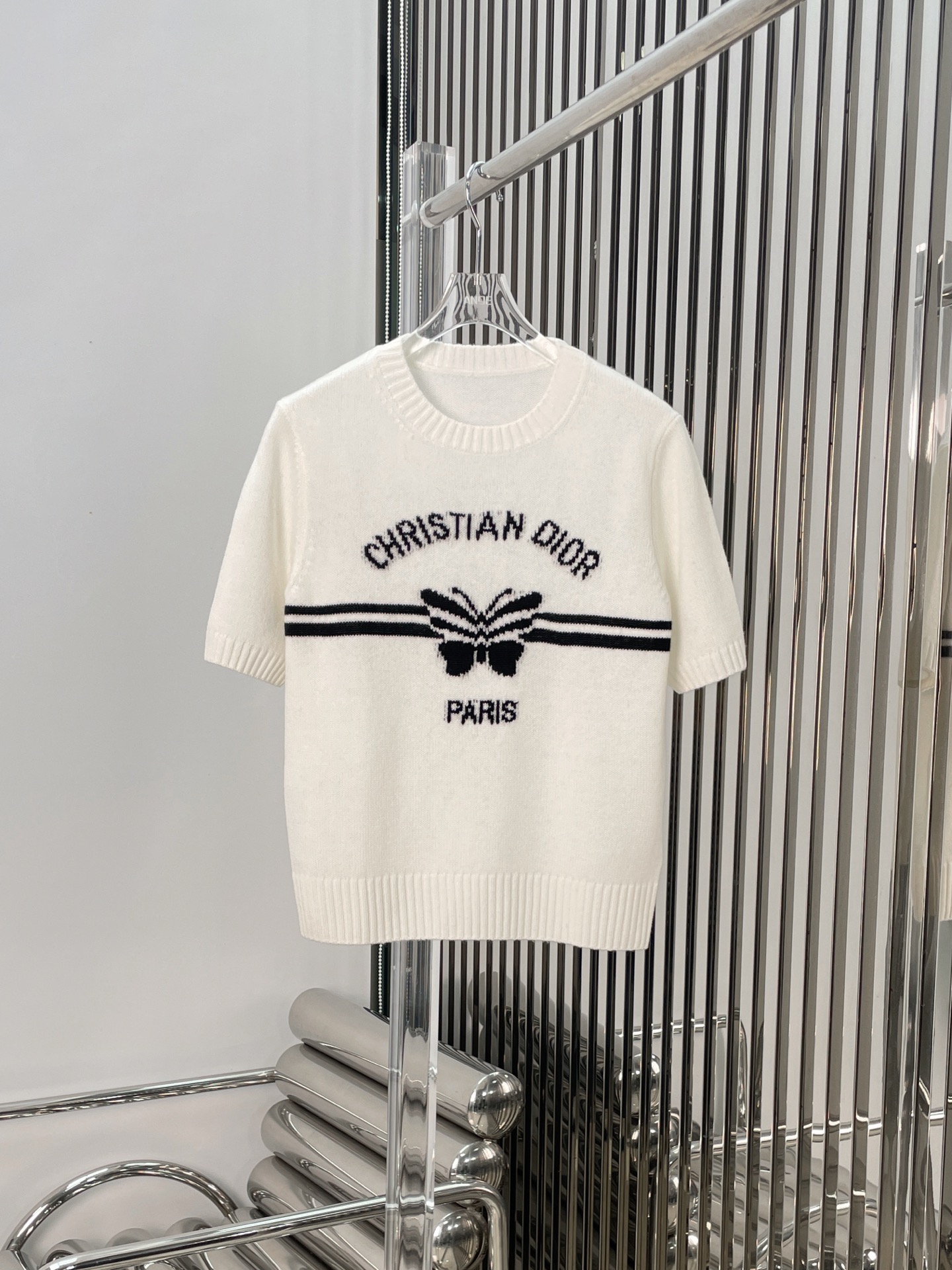 NO:309907,[Love] New [Love]!  Latest D 25NEW alphabet butterfly jacquard knitted short-sleeved top. Size SML., T-shirt,alexander wang19860909[爱心]新款[爱心]！最新D 25NEW 字母蝴蝶提花针织短袖上衣.尺码SML.,,T-shirt,alexander wang,Women's clothing