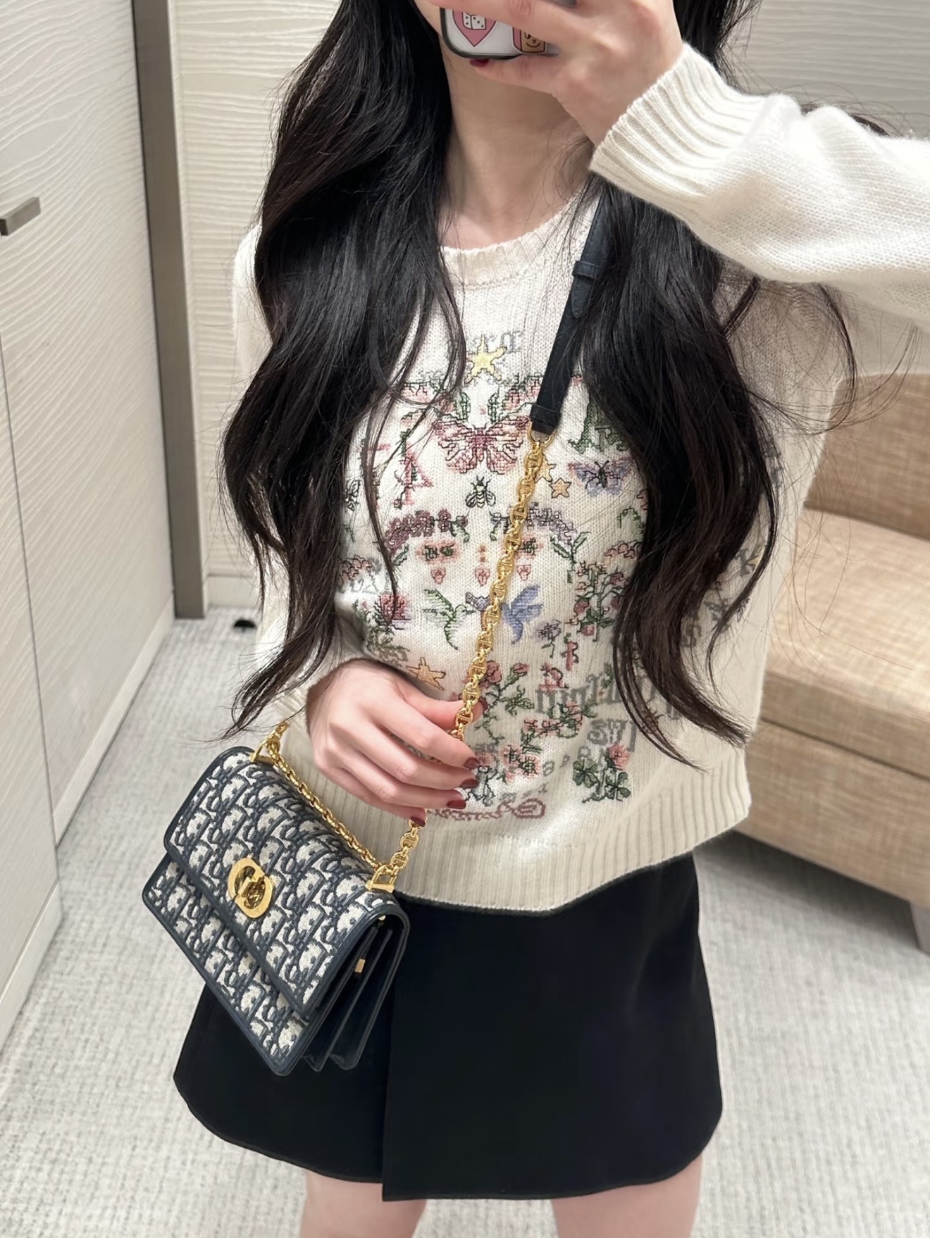 NO:309922,[Love] New [Love]!  Latest D 25NEW Heavy Industry Embroidered Jacquard Knitted Long Sleeve Top. Color White and Black. Size SML.,,alexander wang19860909[爱心]新款[爱心]！最新D 25NEW 重工刺绣提花针织长袖上衣.颜色白、黑.尺码SML.,,alexander wang,Women's clothing