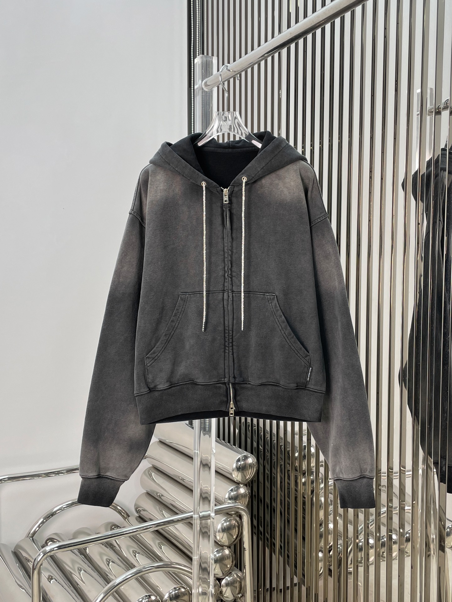 NO:480388,[Love] New [Love]!  Latest AW 25NEW Charcoal Gray Washing Old Fried Color Diamond Chain Sweatshirt + Skirt + Sleeve Pants. Size SML., hoodie, sweatshirts, skirts, alexander wang19860909[爱心]新款[爱心]！最新AW 25NEW 炭灰色洗水做旧炒色钻链卫衣+半裙+卫裤.尺码SML.卫.,,hoodie,sweatshirts,skirts,alexander wang,Women's clothing