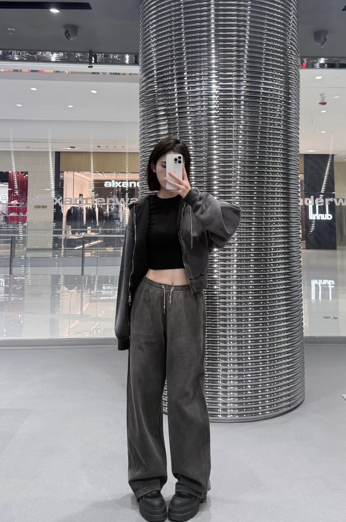 NO:506892,[Love] New [Love]!  Latest AW 25NEW Charcoal Gray Washing Old Fried Chip Sweatshirt + Skirt + Sweater Pants. Size SML., hoodie, sweatshirts, skirts, alexander wang19860909[爱心]新款[爱心]！最新AW 25NEW 炭灰色洗水做旧炒色钻链卫衣+半裙+卫裤.尺码SML.,,hoodie,sweatshirts,skirts,alexander wang,Women's clothing