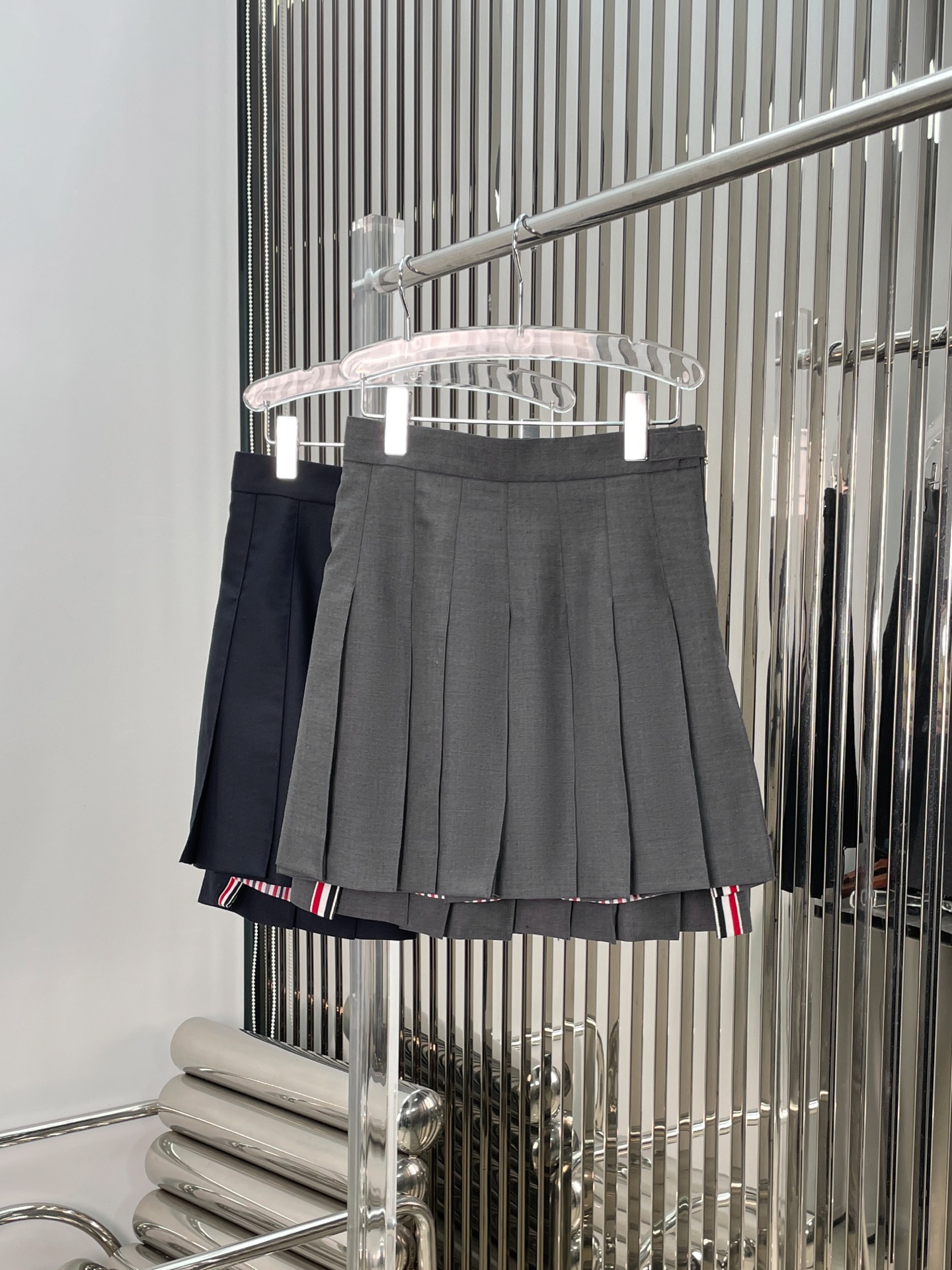NO:312954,[Love] New [Love]!  Latest TB 25NEW worsted wool classic pleated skirt (with leggings inside). Color gray and blue. Size SML.P, skirts, alexander wang19860909[爱心]新款[爱心]！最新TB 25NEW 精纺羊毛经典款百褶半裙（内带打底裤）.颜色灰、蓝.尺码SML.P,,skirts,alexander wang,Women's clothing