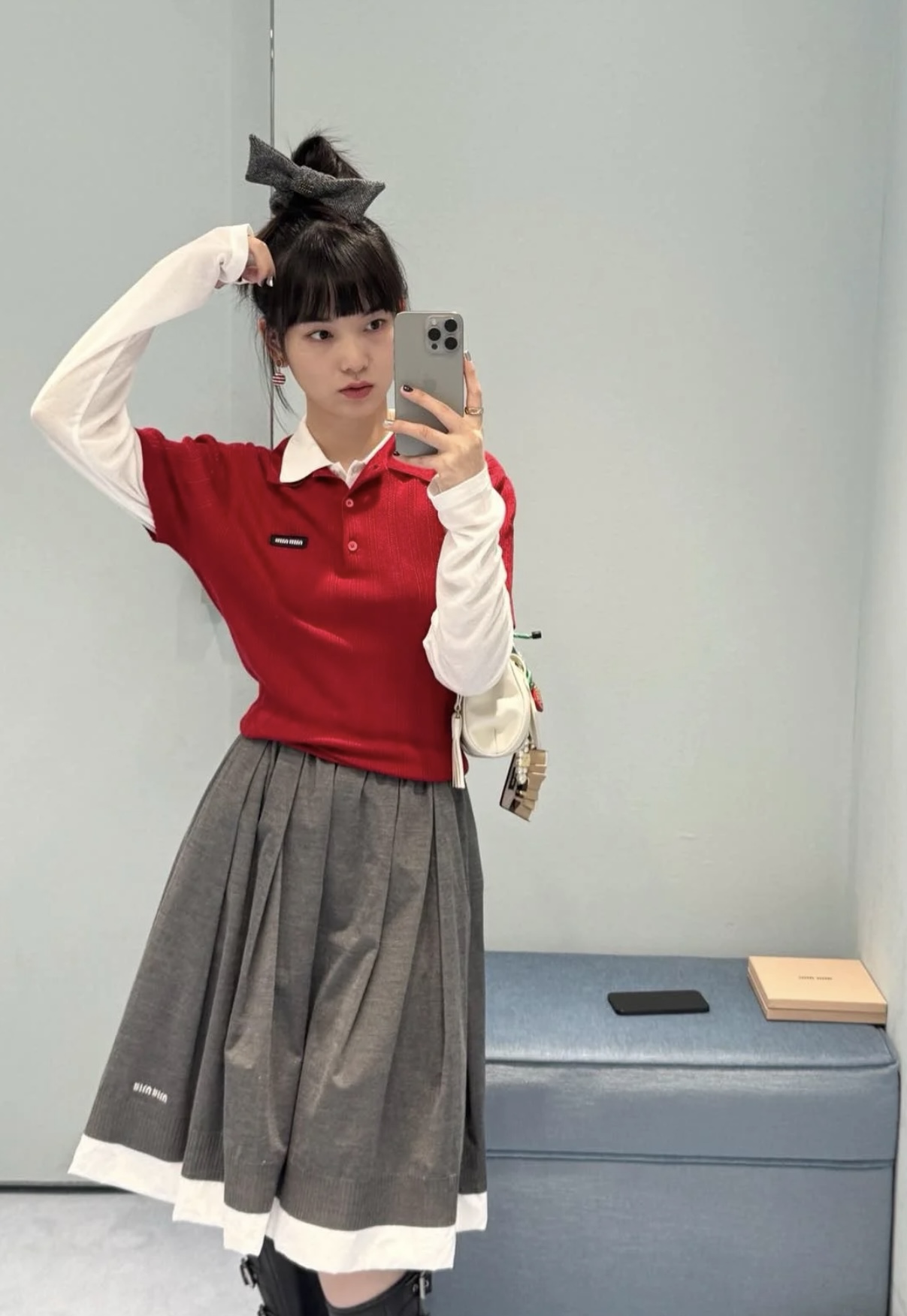 NO:320559,[Love] New [Love]!  Latest MIU 25NEW Red Short Sleeve Lapel Sweater. Size SML..,,miumiu,T-shirt,alexander wang19860909[爱心]新款[爱心]！最新MIU 25NEW 红色短袖翻领针织衫.尺码SML..,,miumiu,T-shirt,alexander wang,Women's clothing