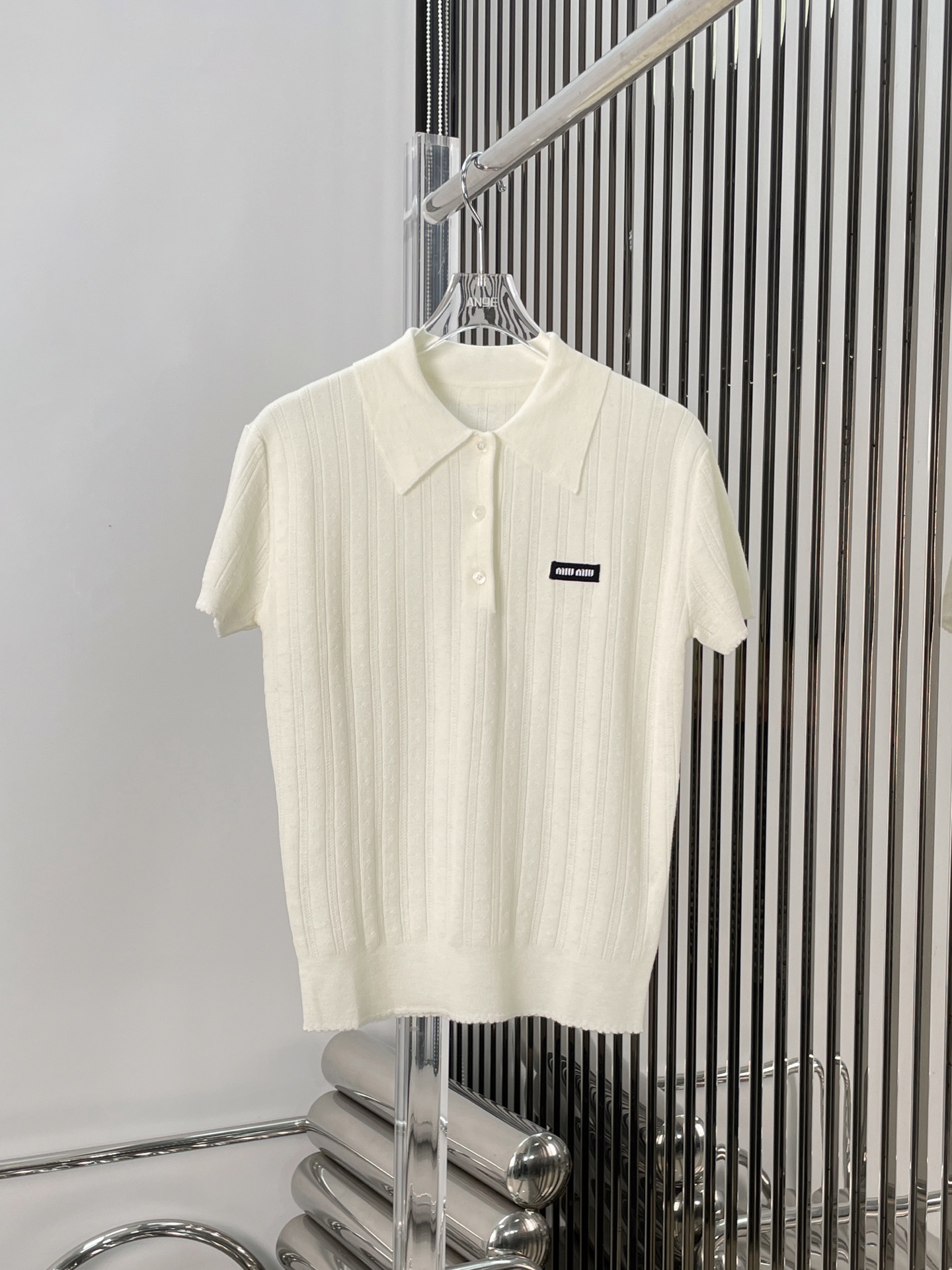 NO:323497,[Love] New [Love]!  Latest MIU 25NEW Dark Stripe Knitted Lapel POLO Top. Size SML..,,miumiu,alexander wang19860909[爱心]新款[爱心]！最新MIU 25NEW 暗条纹针织翻领POLO上衣.尺码SML..,,miumiu,alexander wang,Women's clothing