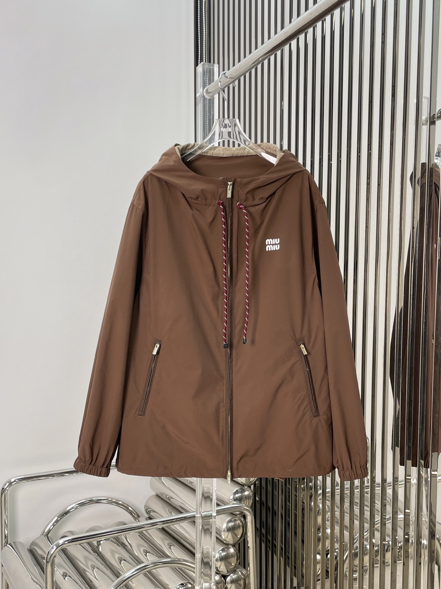 NO:325216,Jacket. Shorts. [Love] New style [Love]!  Latest MIU 25NEW Coffee nylon hooded jacket   shorts. Size SML, miumiu, shorts, jackets & coats,hats,alexander wang19860909外套.短裤.[爱心]新款[爱心]！最新MIU 25NEW 咖啡色尼龙连帽外套 短裤.尺码SML,,miumiu,shorts,jackets & coats,hats,alexander wang,Women's clothing