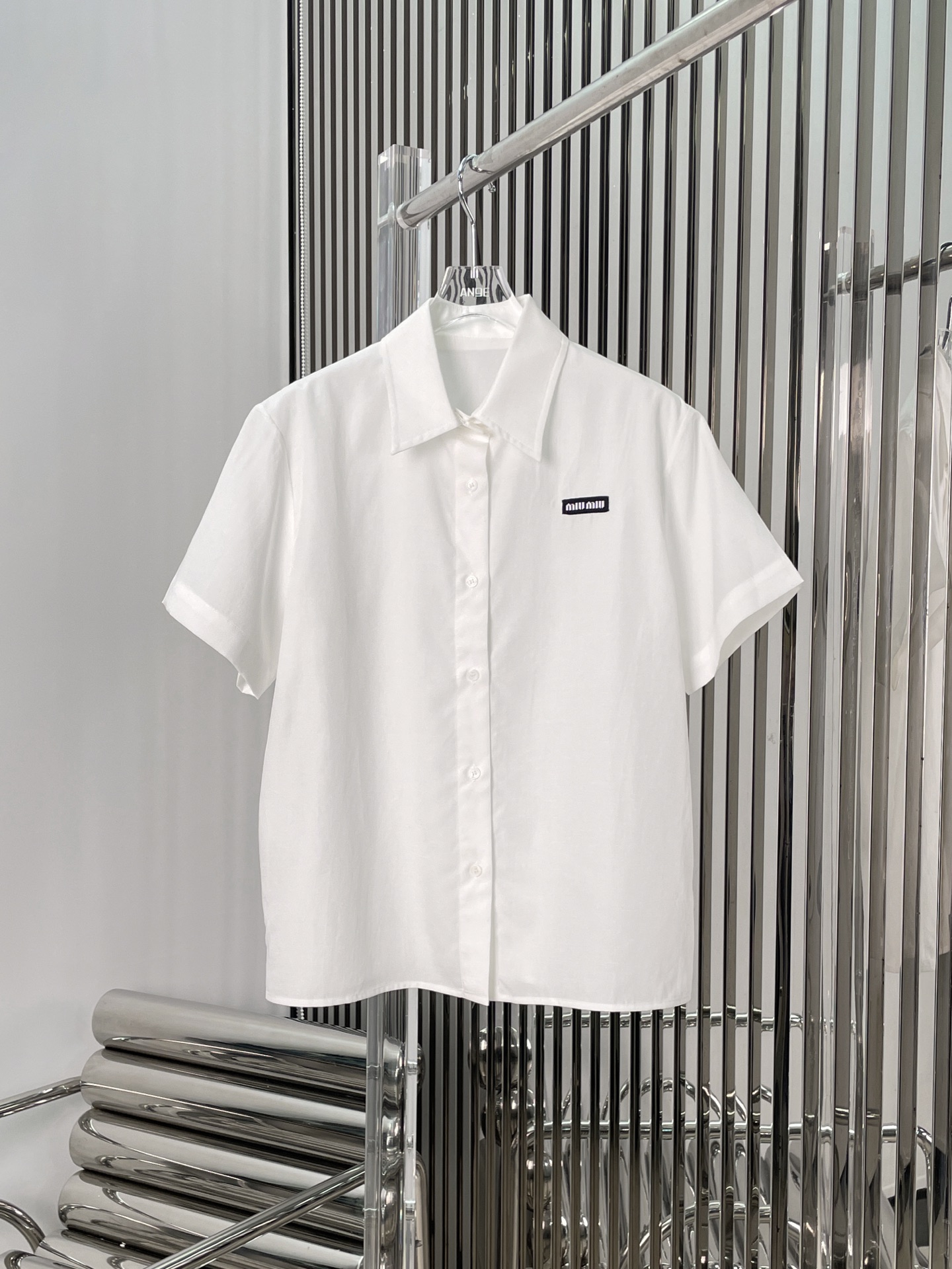 NO:317335,[Love] New [Love]!  Latest MiU 25NEW lace embroidered collar cotton linen shirt   skirt. Size SML.,,miumiu, skirts,shirts,alexander wang19860909[爱心]新款[爱心]！最新MiU 25NEW 花边刺绣领口棉麻衬衫 半裙.尺码SML.,,miumiu,skirts,shirts,alexander wang,Women's clothing