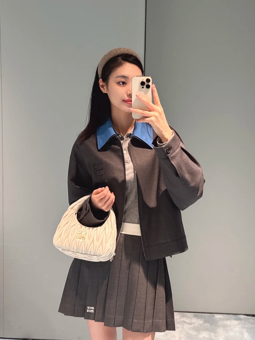 NO:319508,[Love] New [Love]!  Latest MIU 25NEW Worn wool blue collar zipper old cadre jacket. Size SML.,,miumiu,jackets & coats,alexander wang19860909[爱心]新款[爱心]！最新MIU 25NEW 精纺羊毛蓝领拉链老干部外套.尺码SML.,,miumiu,jackets & coats,alexander wang,Women's clothing