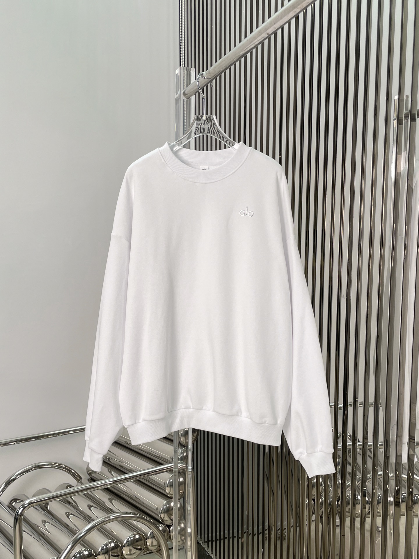 NO:549196,[Love] New [Love]!  Latest ALO 25NEW round neck grinding long-sleeved sweatshirt. Color white, black, gray. Size SML., hoodie, sweatshirts, alexander wang19860909[爱心]新款[爱心]！最新ALO 25NEW 圆领磨毛长袖卫衣.颜色白、黑、灰.尺码SML.,,hoodie,sweatshirts,alexander wang,Women's clothing