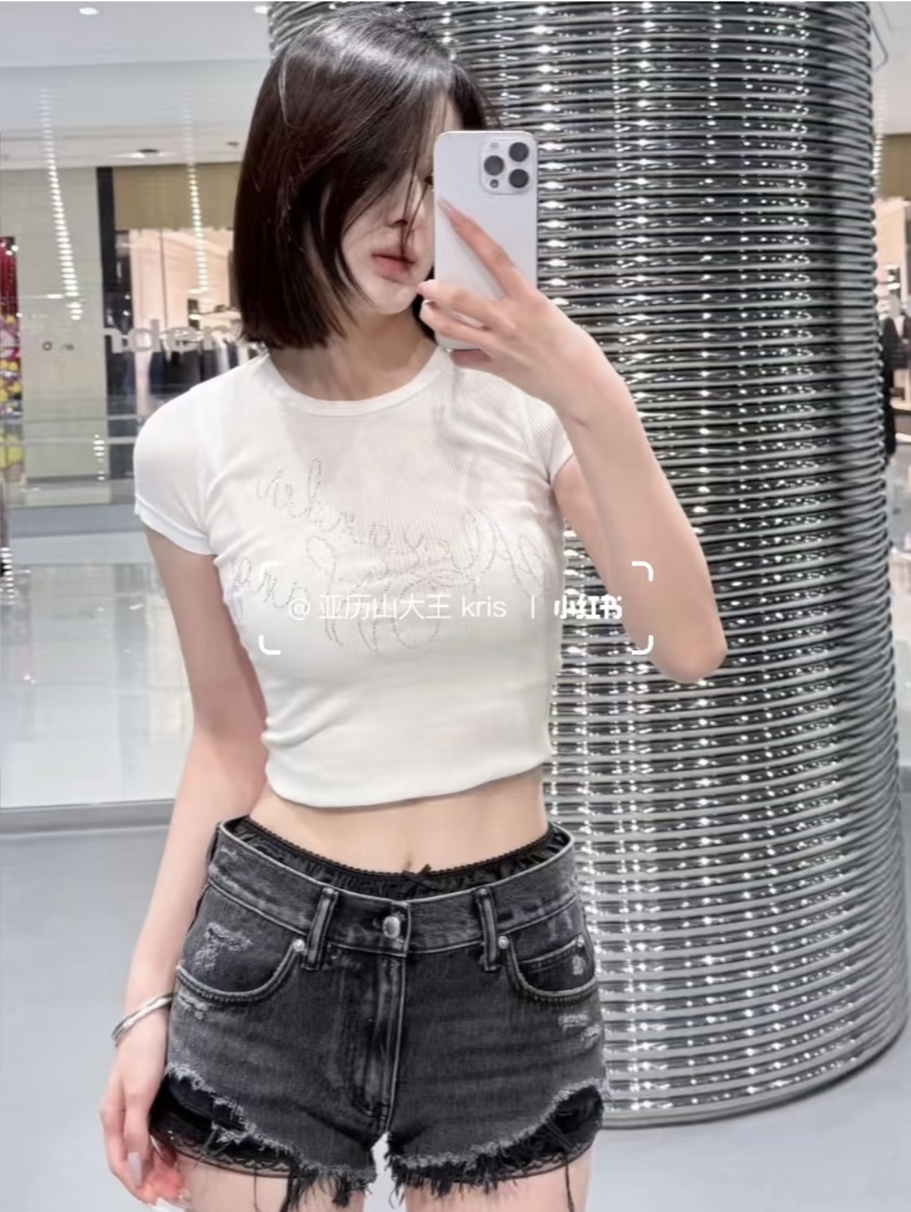 NO:329942,[Love] New [Love]!  Latest AW 25NEW lace lining fake two-piece ripped wash-water used denim shorts. Black and blue. Size SML., shorts, alexander wang19860909[爱心]新款[爱心]！最新AW 25NEW 蕾丝内衬假两件破洞洗水做旧牛仔短裤.颜色黑、蓝.尺码SML.,,shorts,alexander wang,Women's clothing