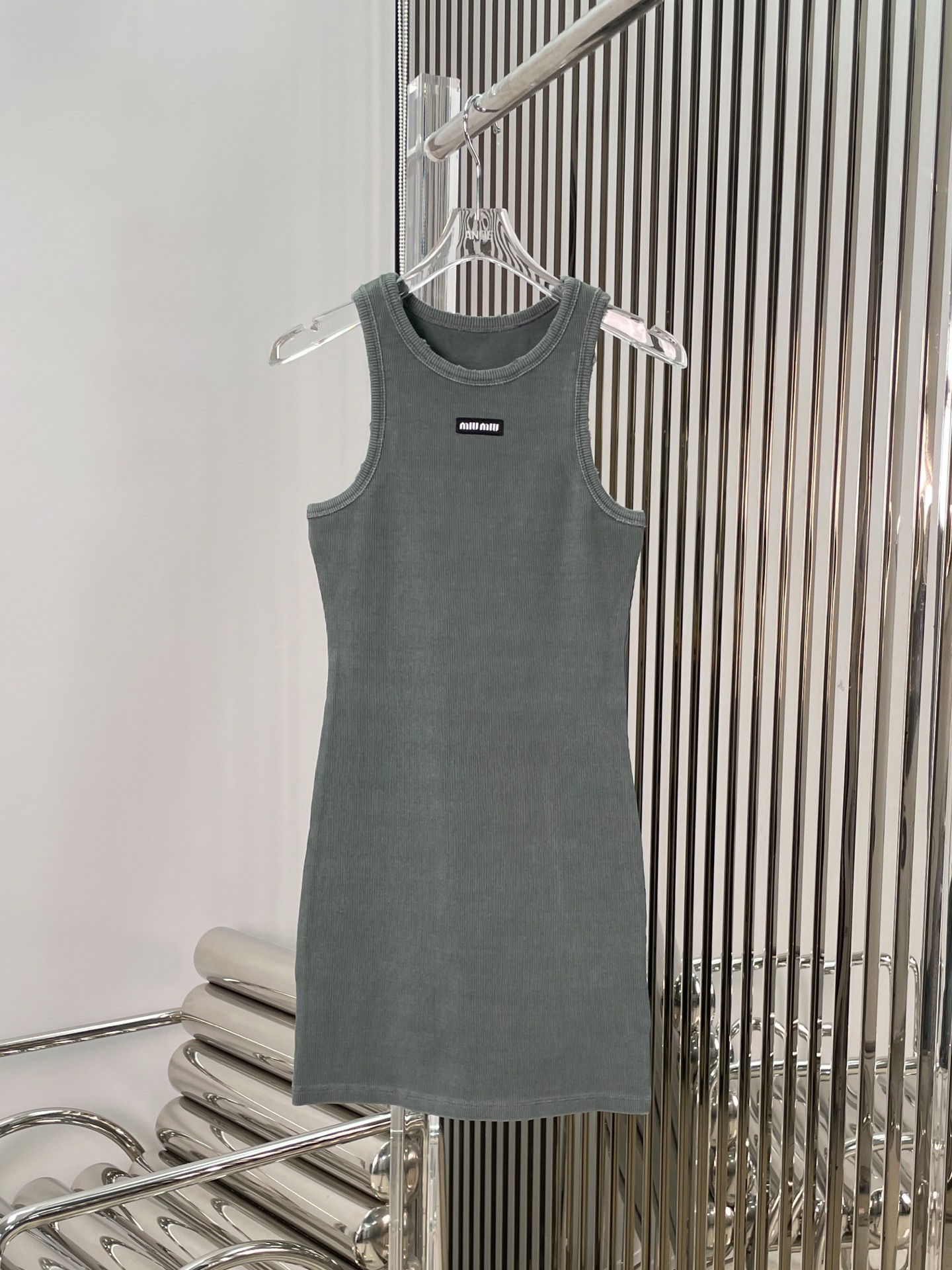 NO:329930,[Love] New [Love]!  Latest MIU 25NEW Fried Color Old Wash Knitted Vest Dress. Size SML.,,miumiu,skirts,alexander wang19860909[爱心]新款[爱心]！最新MIU 25NEW 炒色做旧洗水针织背心连衣裙.尺码SML.,,miumiu,skirts,alexander wang,Women's clothing