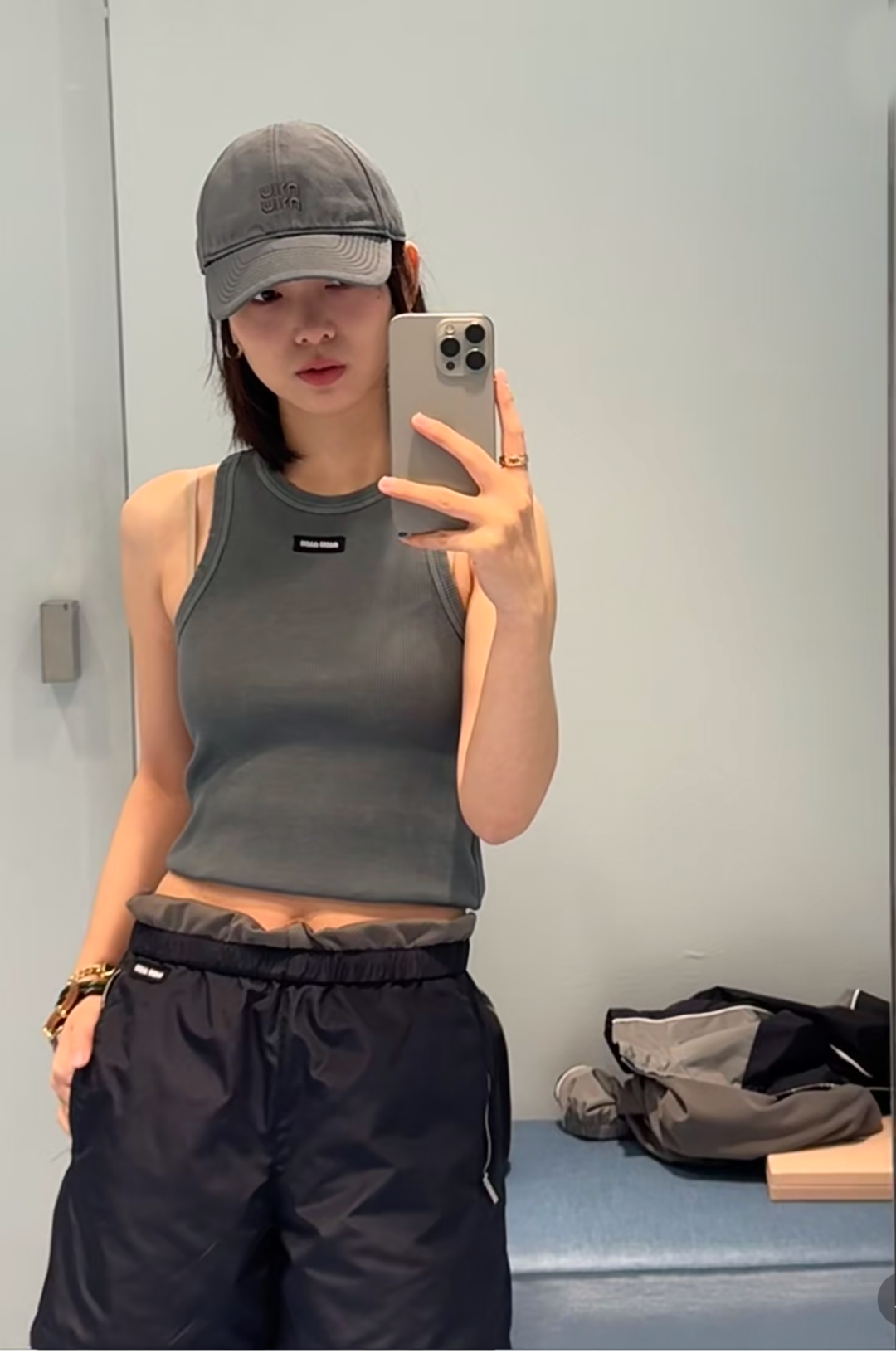 NO:329936,[Love] New [Love]!  Latest MIU 25NEW Fried Color Old Wash Knitted Vest. Size SML.,,miumiu,alexander wang19860909[爱心]新款[爱心]！最新MIU 25NEW 炒色做旧洗水针织背心.尺码SML.,,miumiu,alexander wang,Women's clothing