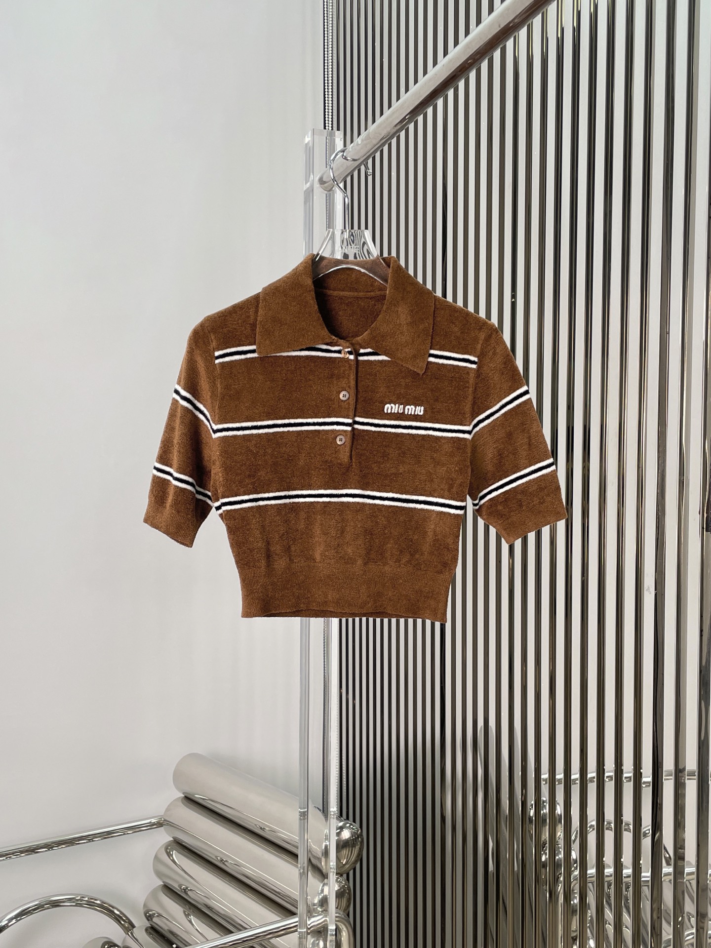 NO:328947,[Love] New [Love]!  Latest MIU 25NEW Knitted Velvet Lapel POLO Top. Size SML.,,miumiu,alexander wang19860909[爱心]新款[爱心]！最新MIU 25NEW 针织丝绒翻领POLO上衣.尺码SML.,,miumiu,alexander wang,Women's clothing