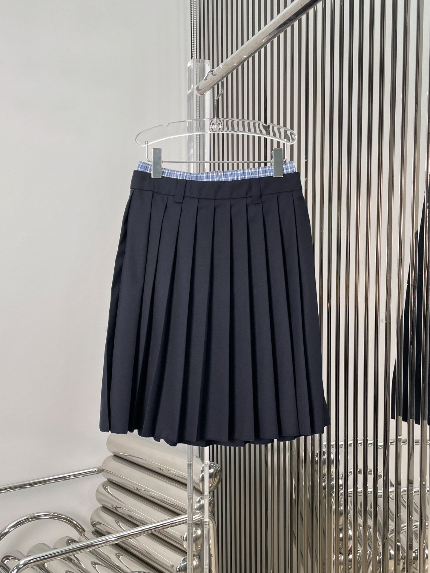 NO:329909,[Love] New [Love]!  Latest MIU 25NEW checked spliced ​​worsted wool pleated long skirt. Size SML, miumiu, skirts, alexander wang19860909[爱心]新款[爱心]！最新MIU 25NEW 格纹拼接精纺羊毛百褶长裙.尺码SML,,miumiu,skirts,alexander wang,Women's clothing