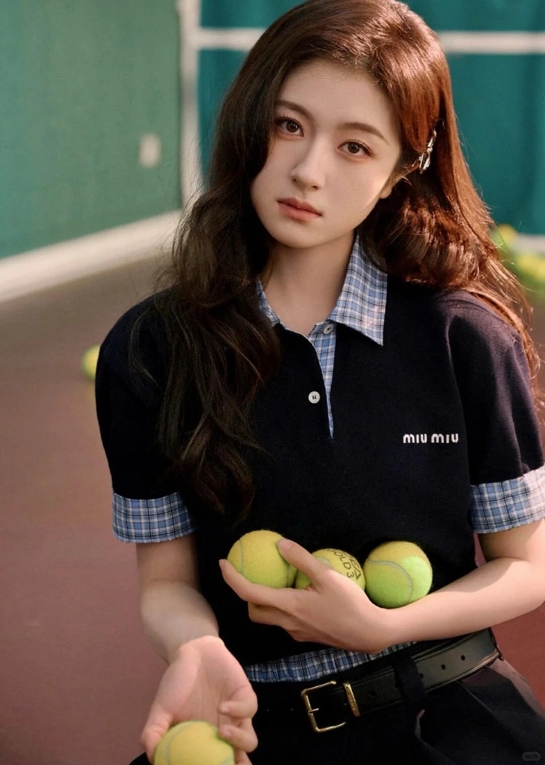 NO:329903,[Love] New [Love]!  Latest MIU 25NEW plaid spliced ​​short-sleeved POLO top. Size SML.,,miumiu,T-shirt,alexander wang19860909[爱心]新款[爱心]！最新MIU 25NEW 格纹拼接短袖POLO上衣.尺码SML.,,miumiu,T-shirt,alexander wang,Women's clothing