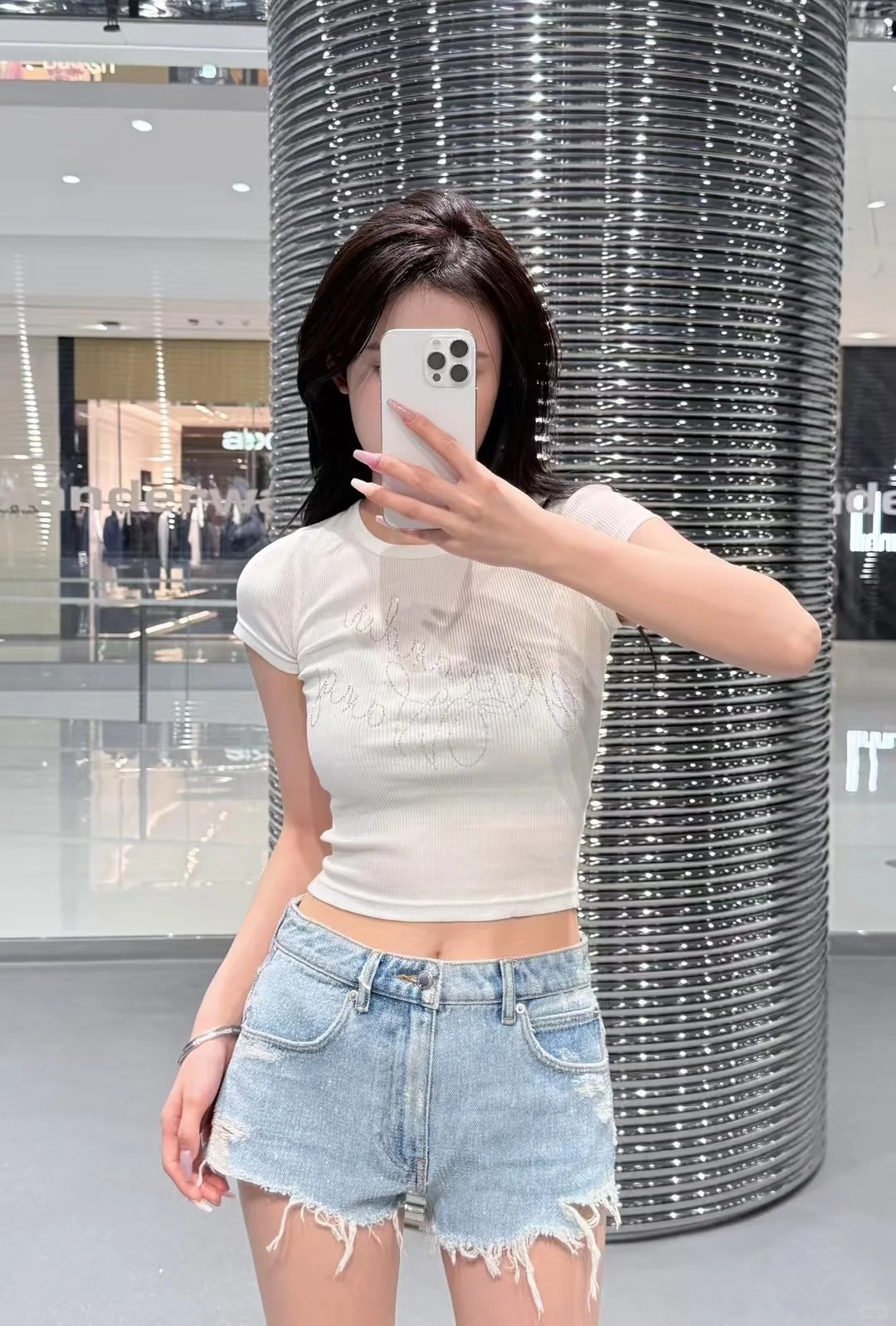 NO:327651,[Love] New [Love]!  Latest AW 25NEW Full Diamond Denim Shorts. Size SML., shorts,alexander wang19860909[爱心]新款[爱心]！最新AW 25NEW 满钻牛仔短裤.尺码SML.,,shorts,alexander wang,Women's clothing