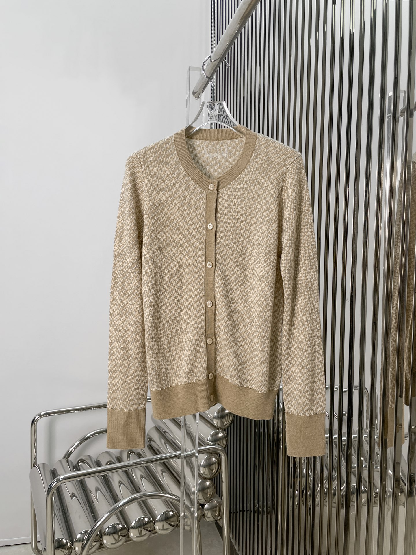 NO:328250,[Love] New [Love]!  Latest FD 25NEW jacquard knitted short sleeve   cardigan. Size SML. cardigan., T-shirt, alexander wang19860909[爱心]新款[爱心]！最新FD 25NEW 提花针织短袖 开衫.尺码SML.开衫.,,T-shirt,alexander wang,Women's clothing