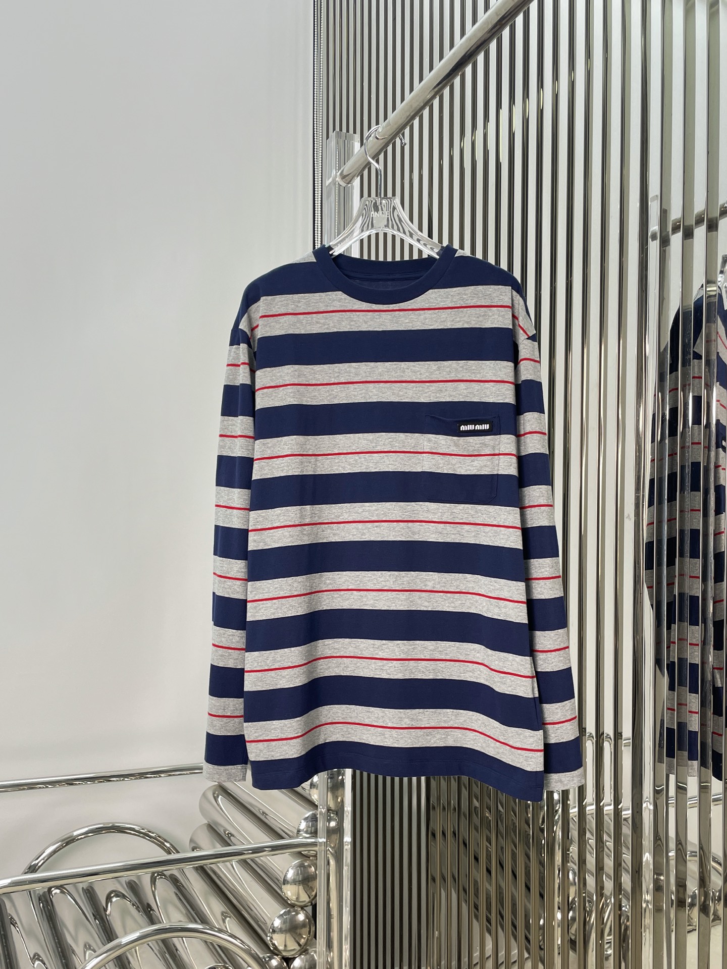 NO:334453,[Love] New [Love]!  Latest MIU 25NEW Alphabet Chapter Stripe Long Sleeve T-shirt. Size SML.,,miumiu,tees,t-shirt,alexander wang19860909[爱心]新款[爱心]！最新MIU 25NEW 字母章仔条纹长袖T恤.尺码SML.,,miumiu,tees，t-shirt,alexander wang,Women's clothing