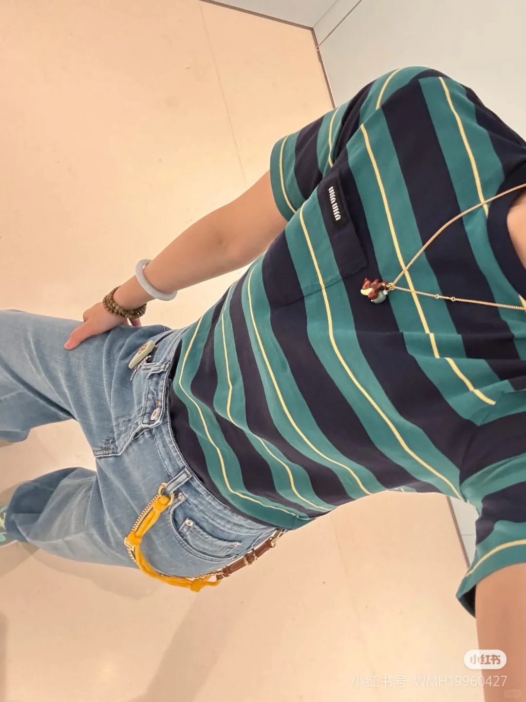 NO:334459,[Love] New [Love]!  Latest MIU 25NEW Alphabet Chapter Stripe Short Sleeve T-shirt. Size SML..,,miumiu,T-shirt,tees,t-shirt,alexander wang19860909[爱心]新款[爱心]！最新MIU 25NEW 字母章仔条纹短袖T恤.尺码SML..,,miumiu,T-shirt,tees，t-shirt,alexander wang,Women's clothing