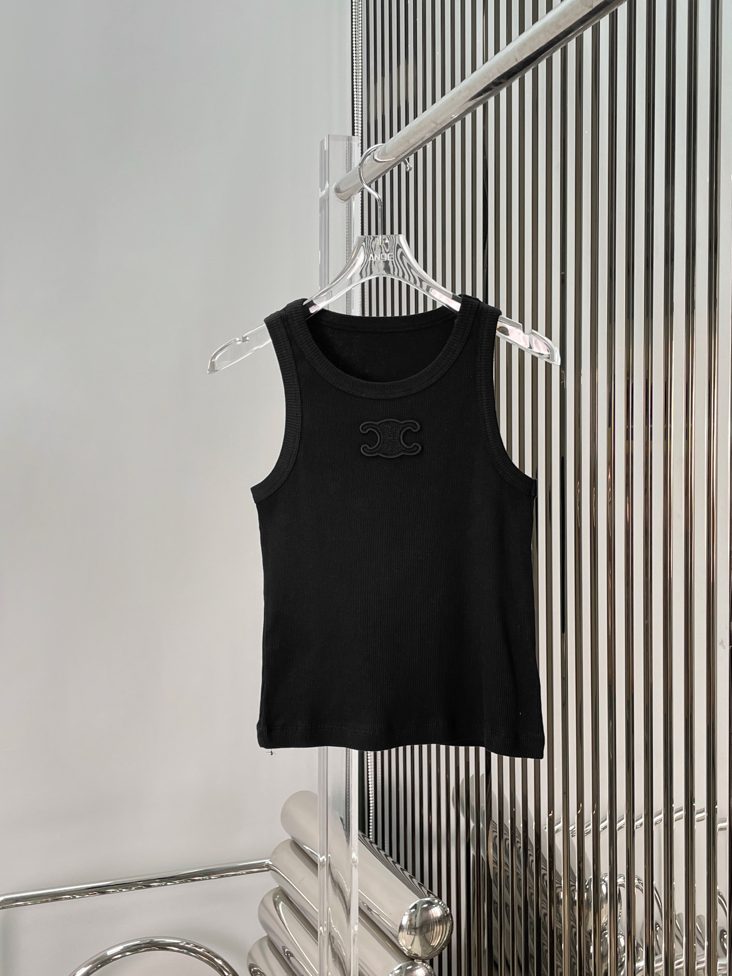 NO:415160,[Love] New [Love]!  The latest CE 25NEW Arc de Triomphe three-dimensional embroidered seals inside with artifact vest. color white and black. Size SML..., alexander wang19860909[爱心]新款[爱心]！最新CE 25NEW 凯旋门立体贴布刺绣章仔内搭神器背心.颜色白、黑.尺码SML..,,alexander wang,Women's clothing