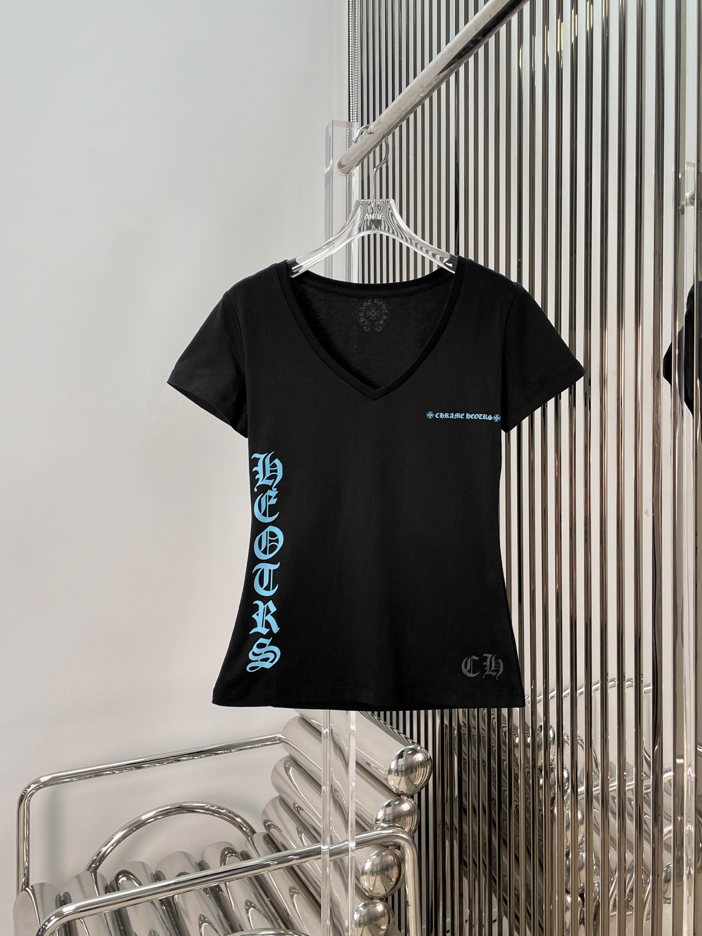 NO:415913,[Love] New [Love]!  Latest CH 25NEW Miami Limited V-neck Printed T-shirt. Size SML..., tees, t-shirt, alexander wang19860909[爱心]新款[爱心]！最新CH 25NEW 迈阿密限定V领印花T恤.尺码SML..,,tees，t-shirt,alexander wang,Women's clothing