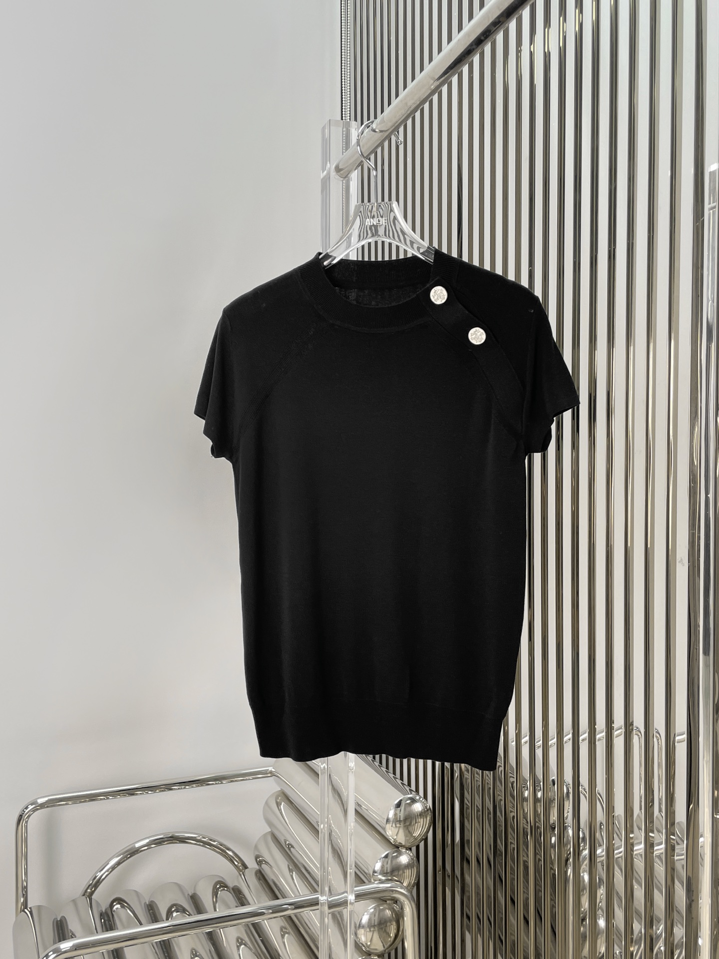 NO:415950,[Love] New [Love]!  Latest H 25NEW Mulberry Silk Cashmere Knitted Short Sleeve Top. Size SML..., T-shirt,alexander wang19860909[爱心]新款[爱心]！最新H 25NEW 桑蚕丝羊绒针织短袖上衣.尺码SML..,,T-shirt,alexander wang,Women's clothing