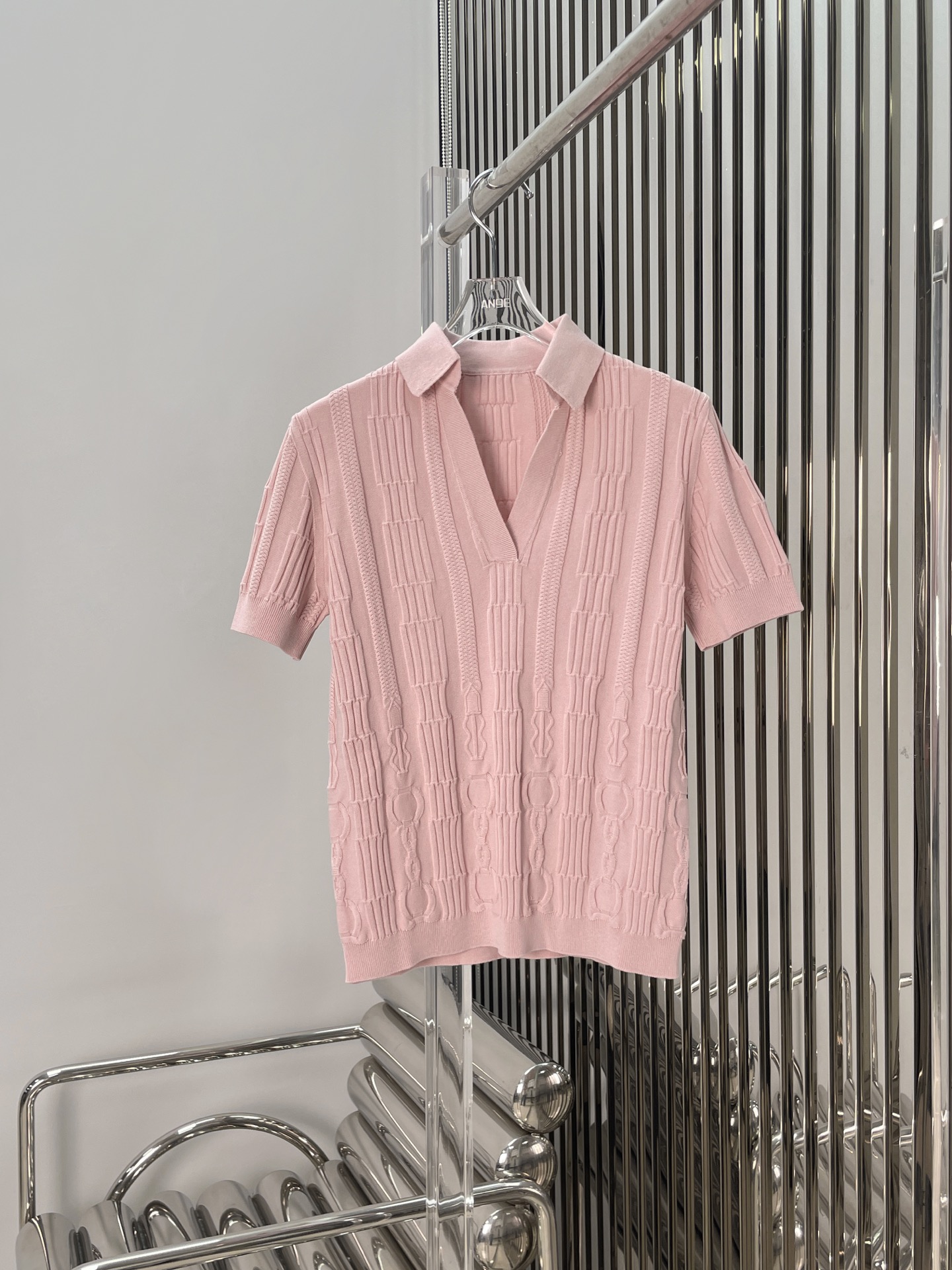 NO:417503,[Love] New [Love]!  Latest H 25NEW jacquard V-neck short-sleeved POLO sweater. Size SML..., T-shirt,alexander wang19860909[爱心]新款[爱心]！最新H 25NEW 提花V领短袖POLO针织衫.尺码SML..,,T-shirt,alexander wang,Women's clothing