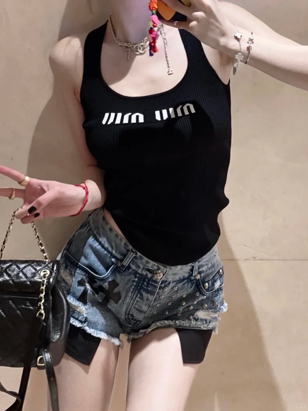 NO:420653,[Love] New [Love]!  Latest CH 25NEW Cross leather rivet wash water for old denim shorts. Size SML..., shorts, alexander wang19860909[爱心]新款[爱心]！最新CH 25NEW 十字架拼皮铆钉洗水做旧牛仔短裤.尺码SML..,,shorts,alexander wang,Women's clothing