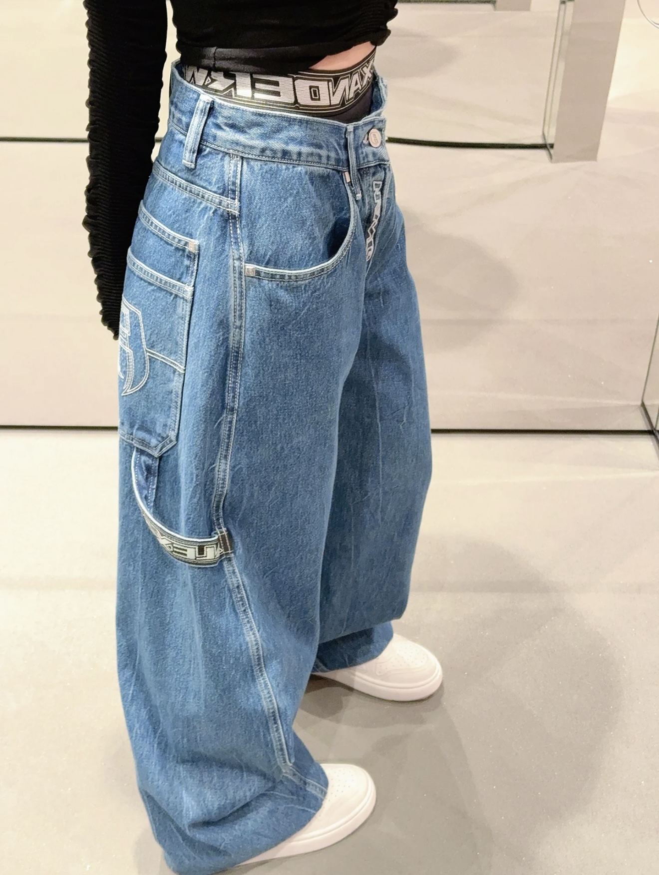 NO:654846,[Love] New style [Love]!  The latest AW 25NEW fake two-piece waistband LOGO jeans. Size SML.,,jeans,alexander wang19860909[爱心]新款[爱心]！最新AW 25NEW 假两件腰头LOGO牛仔裤.尺码SML.,,jeans,alexander wang,Women's clothing