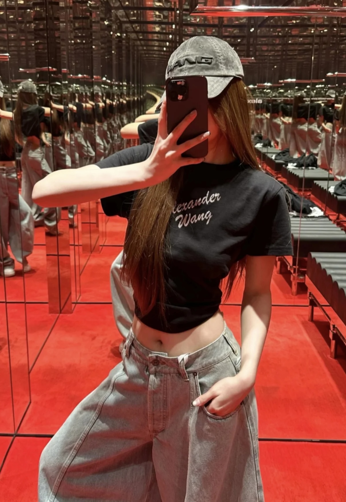 NO:423588,[Love] New [Love]!  Latest AW 25NEW alphabet printed iron diamond t-shirt. Color white and black. Size SML..., tees, t-shirt, alexander wang19860909[爱心]新款[爱心]！最新AW 25NEW 字母印花烫钻T恤.颜色白、黑.尺码SML..,,tees，t-shirt,alexander wang,Women's clothing