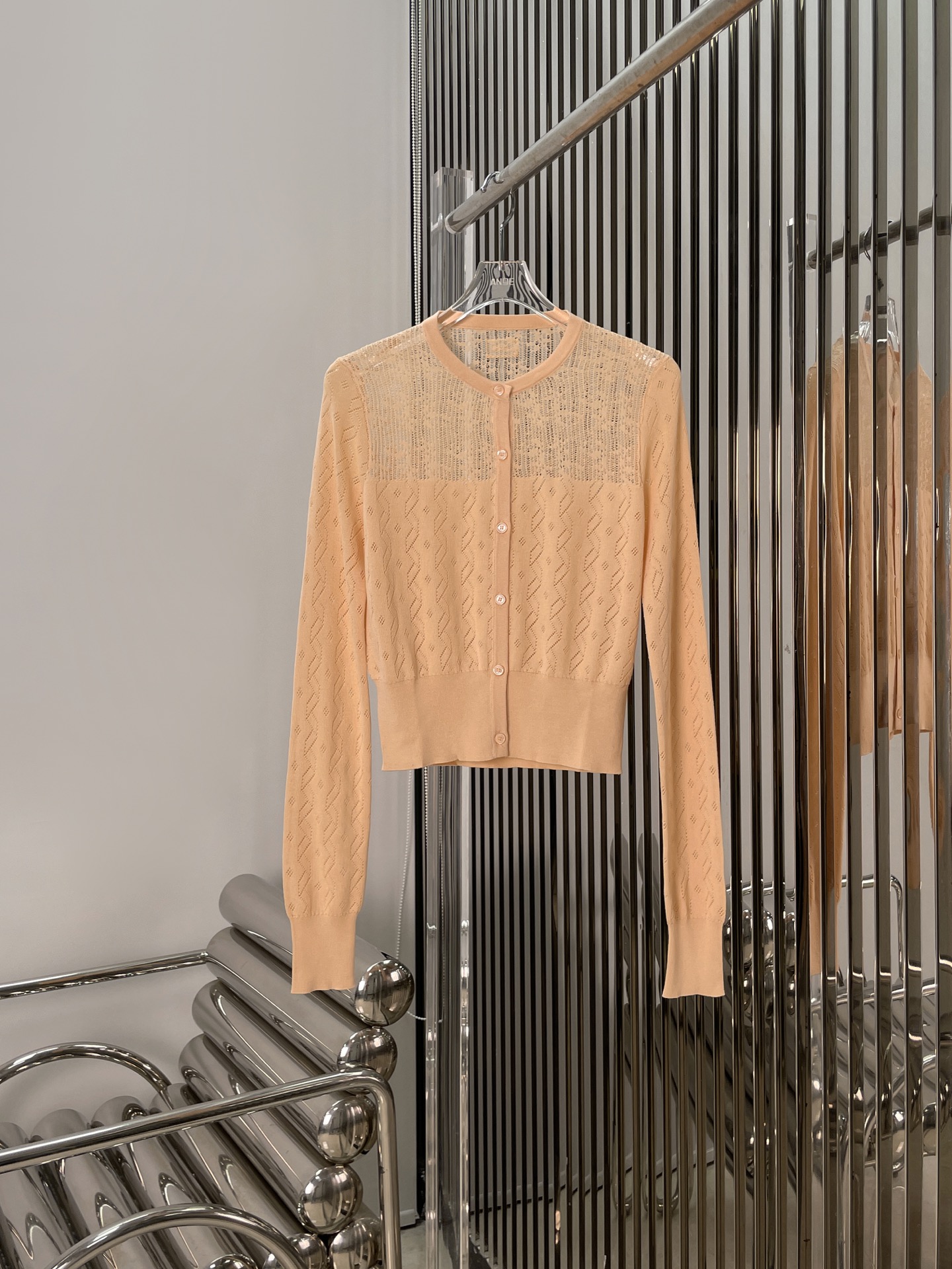 NO:425091,[Love] New [Love]!  Latest CHLOE 25NEW hollow knitted knitted vest + cardigan. Size SML.. cardigan., chloe,loewe,alexander wang19860909[爱心]新款[爱心]！最新CHLOE 25NEW 镂空针织针织背心+开衫.尺码SML..开衫.,,chloe,loewe,alexander wang,Women's clothing