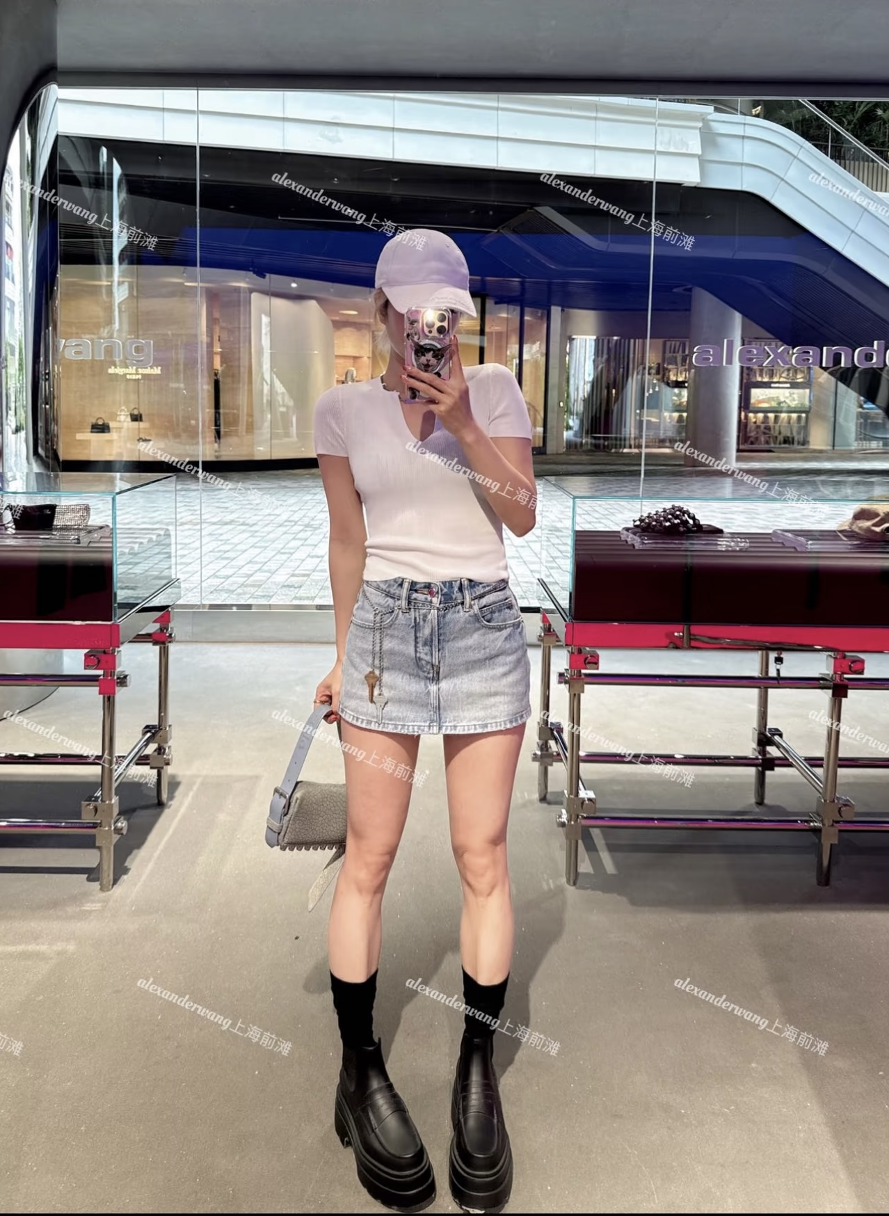 NO:429582,[Love] New [Love]!  Latest AW 25NEW Keychain Decorative Washing and Old Denim Skirts. Size SML..., Skirts,alexander wang19860909[爱心]新款[爱心]！最新AW 25NEW 钥匙链装饰洗水做旧牛仔裙裤.尺码SML..,,skirts,alexander wang,Women's clothing