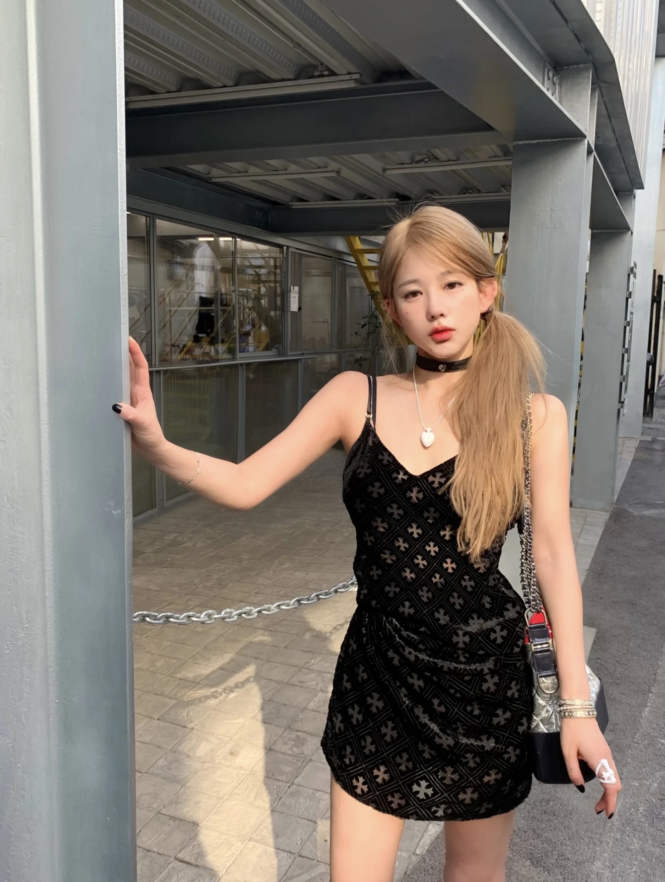 NO:431041,[Love] New [Love]!  Latest CH 25NEW Velvet Cross Hollow Sling Dress. Size SML..., skirts, alexander wang19860909[爱心]新款[爱心]！最新CH 25NEW 丝绒十字架镂空吊带连衣裙.尺码SML..,,skirts,alexander wang,Women's clothing