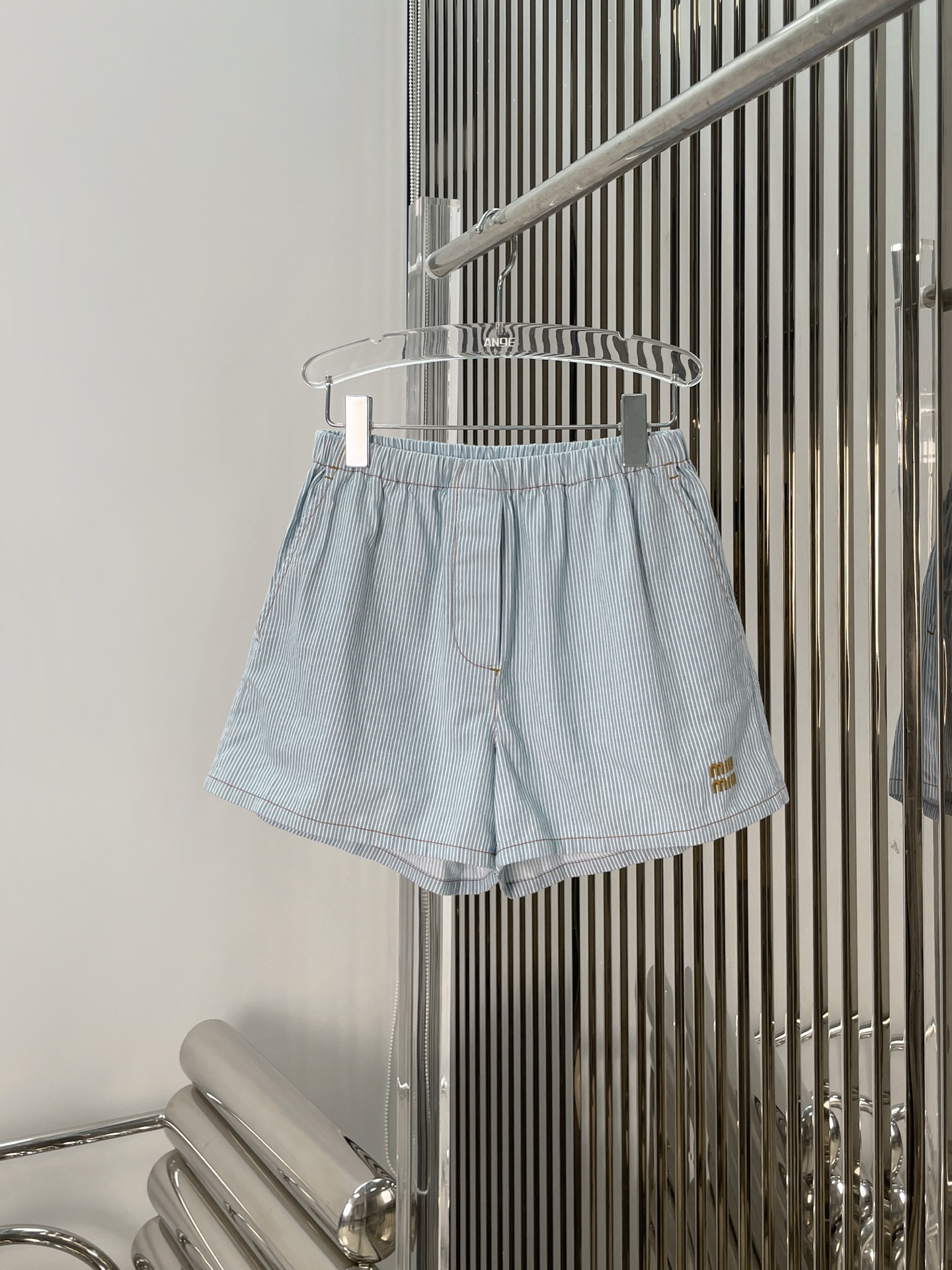 NO:431054,[Love] New [Love]!  Latest MIU 25NEW Washing Aged Striped Shirt + Shorts. Size SML. Shorts.,,miumiu, shorts,shirts,alexander wang19860909[爱心]新款[爱心]！最新MIU 25NEW 洗水做旧条纹衬衫+短裤.尺码SML.短裤.,,miumiu,shorts,shirts,alexander wang,Women's clothing