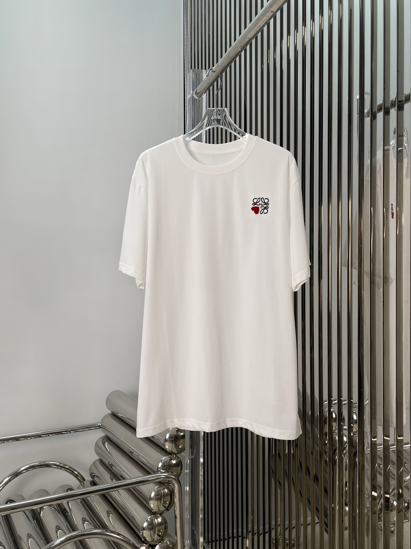 NO:434250,[Love] New [Love]!  Latest LOEW 25NEW love co-branded T-shirt. Size SML...,loewe,tees,t-shirt,alexander wang19860909[爱心]新款[爱心]！最新LOEW 25NEW 爱心联名T恤.尺码SML..,,loewe,tees，t-shirt,alexander wang,Women's clothing