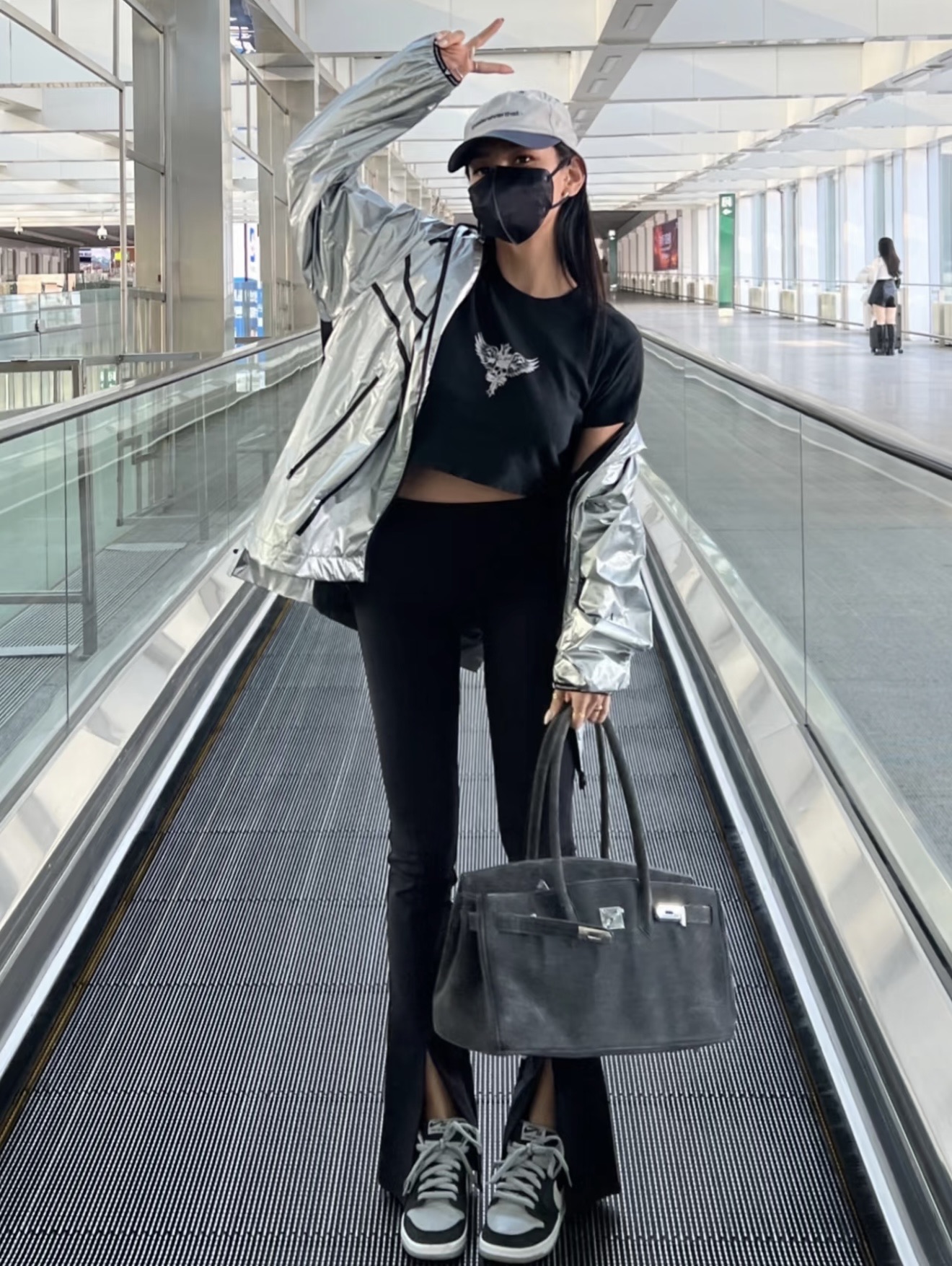 NO:436629,[Love] New [Love]!  Latest ALO 25NEW Slit Flared Leg Yoga Pants. Size SML...,alexander wang19860909[爱心]新款[爱心]！最新ALO 25NEW 开衩喇叭腿瑜伽裤.尺码SML..,,alexander wang,Women's clothing