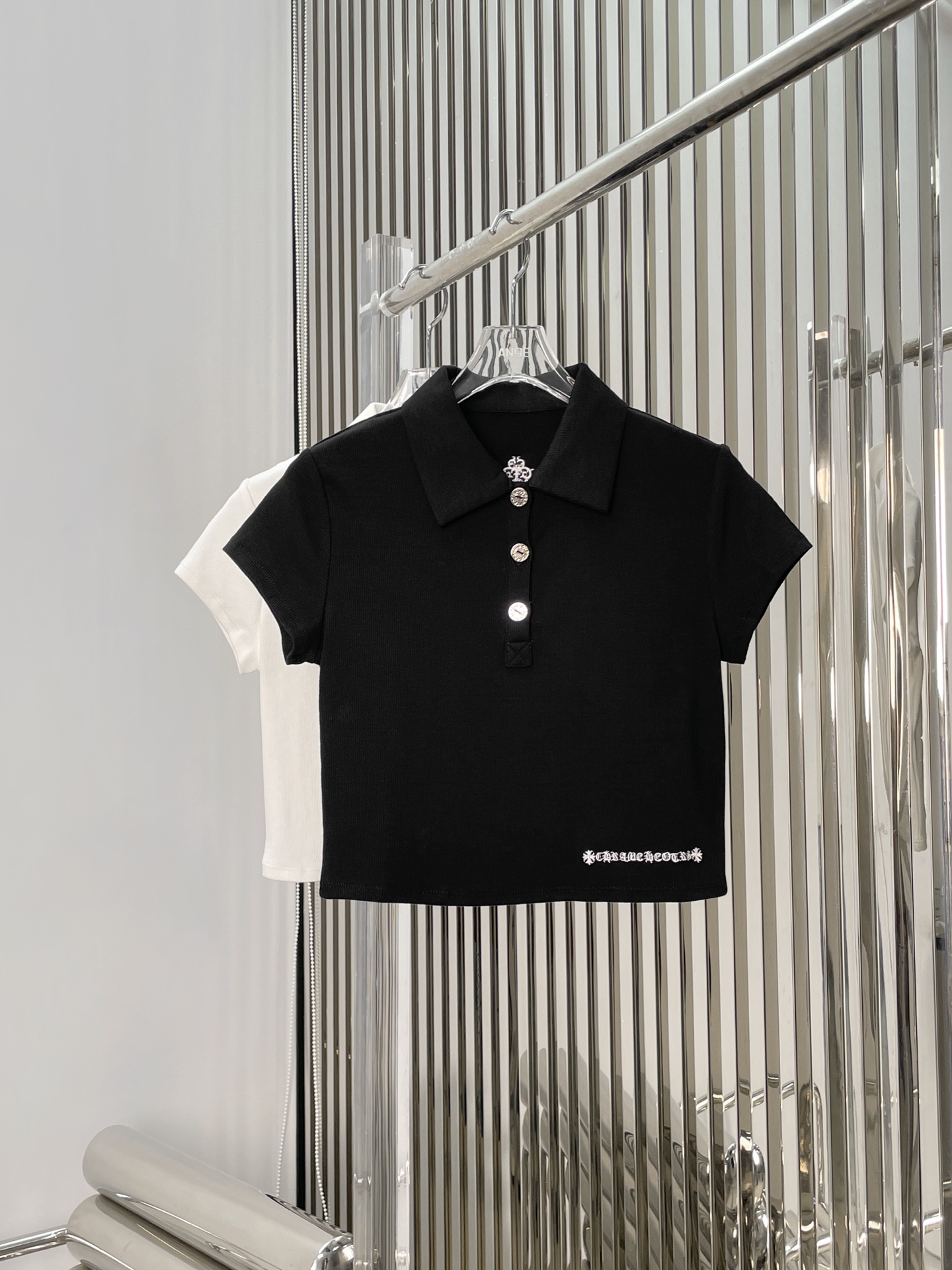 NO:440317,[Love] New [Love]!  Latest CH 25NEW Sanskrit embroidered lapel POLO top. Color white and black. Size SML..., alexander wang19860909[爱心]新款[爱心]！最新CH 25NEW 梵文刺绣翻领POLO上衣.颜色白、黑.尺码SML..,,alexander wang,Women's clothing