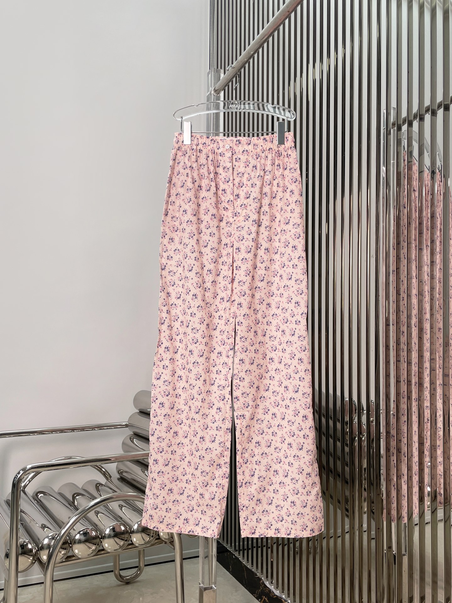 NO:447632,[Love] New [Love]!  Latest PR 25NEW floral printed cotton casual trousers. Size SML...,alexander wang19860909[爱心]新款[爱心]！最新PR 25NEW 碎花印花棉质休闲长裤.尺码SML..,,alexander wang,Women's clothing