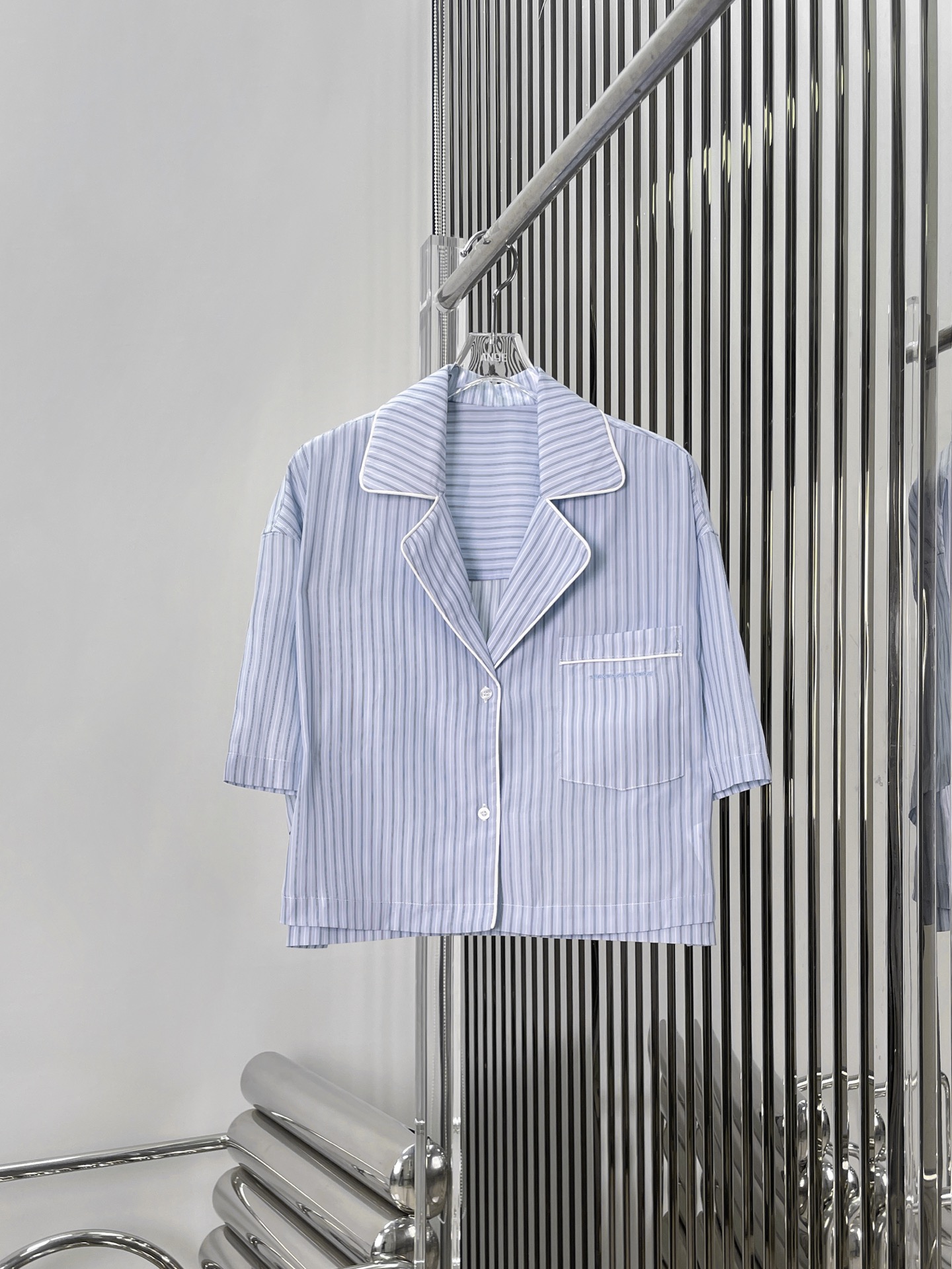 NO:452253,Shirts. Shorts [Love] New style [Love]!  Latest AW 25NEW heavyweight silk striped pajama set. Size SML..., shorts,shirts,alexander wang19860909衬衫.短裤[爱心]新款[爱心]！最新AW 25NEW 重磅人丝条纹睡衣套装.尺码SML..,,shorts,shirts,alexander wang,Women's clothing