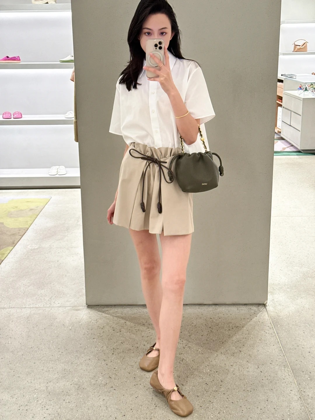 NO:453926,[Love] New [Love]!  Latest LOE 25NEW leather rope drawstring fake two-piece pleated skirt. Size SML.,,loewe, skirts,alexander wang19860909[爱心]新款[爱心]！最新LOE 25NEW 皮绳抽绳假两件收褶半裙.尺码SML. .,,loewe,skirts,alexander wang,Women's clothing