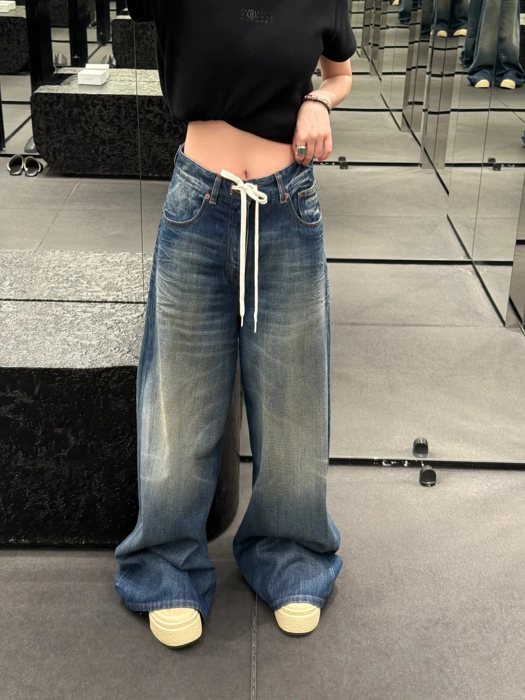 NO:453921,[Love] New [Love]!  Latest MM6 25NEW tie rope wash water for old jeans. Size SML.,,masion margiela,jeans,alexander wang19860909[爱心]新款[爱心]！最新MM6 25NEW 绑绳洗水做旧牛仔裤.尺码SML. .,,masion margiela,jeans,alexander wang,Women's clothing