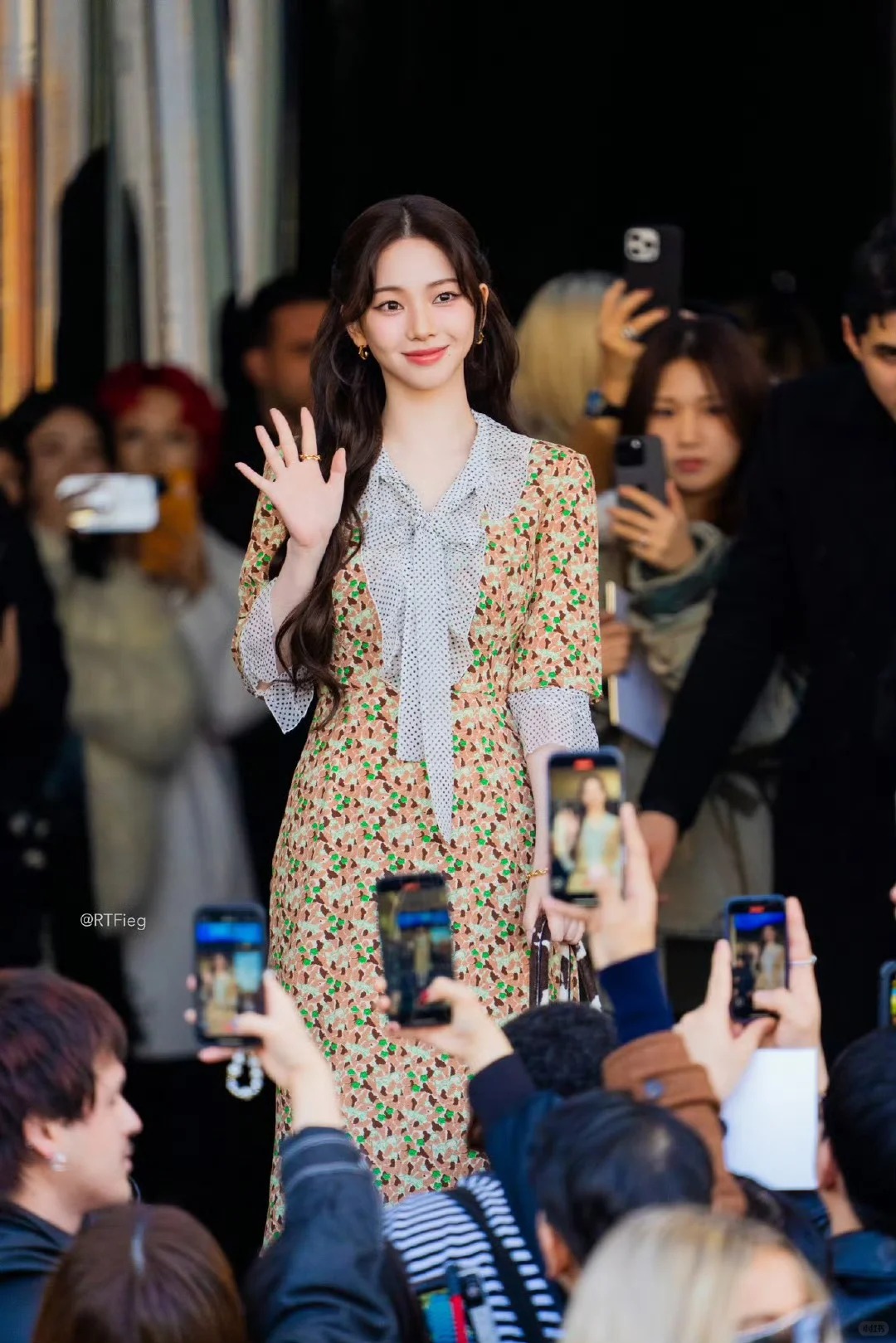 NO:453911,[Love] New [Love]!  Latest PR 25NEW Polka dot splicing floral dress. Size SML. .,,skirts,alexander wang19860909[爱心]新款[爱心]！最新PR 25NEW 波点拼接碎花连衣裙.尺码SML. .,,skirts,alexander wang,Women's clothing