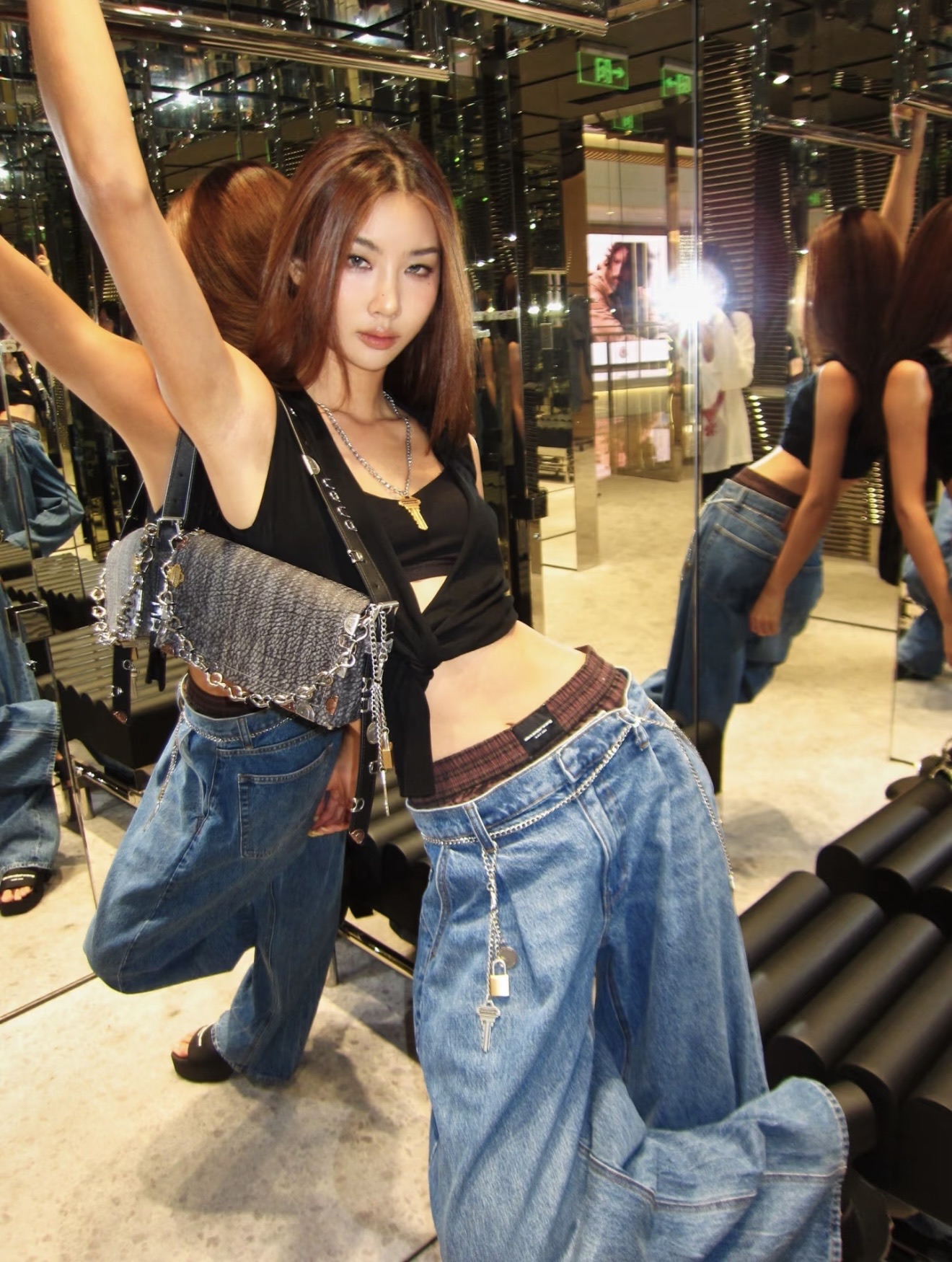 NO:456586,[Love] New [Love]!  Latest AW 25NEW Metal Chain Key Series Denim Scissor Pants. Size SML.,,alexander wang19860909[爱心]新款[爱心]！最新AW 25NEW 金属链条钥匙系列牛仔弯刀裤.尺码SML. .,,alexander wang,Women's clothing