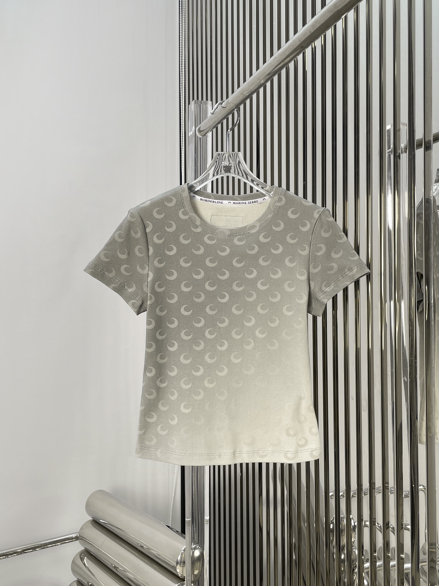 NO:457368,[Love] New [Love]!  Latest MARINE 25NEW Little Moon Print Gradient Short Sleeve T-Shirt. Size SMLP., loro piana, T-shirt,tees, t-shirt,alexander wang19860909[爱心]新款[爱心]！最新MARINE 25NEW 小月亮印花渐变短袖T恤.尺码SMLP.,,loro piana,T-shirt,tees，t-shirt,alexander wang,Women's clothing