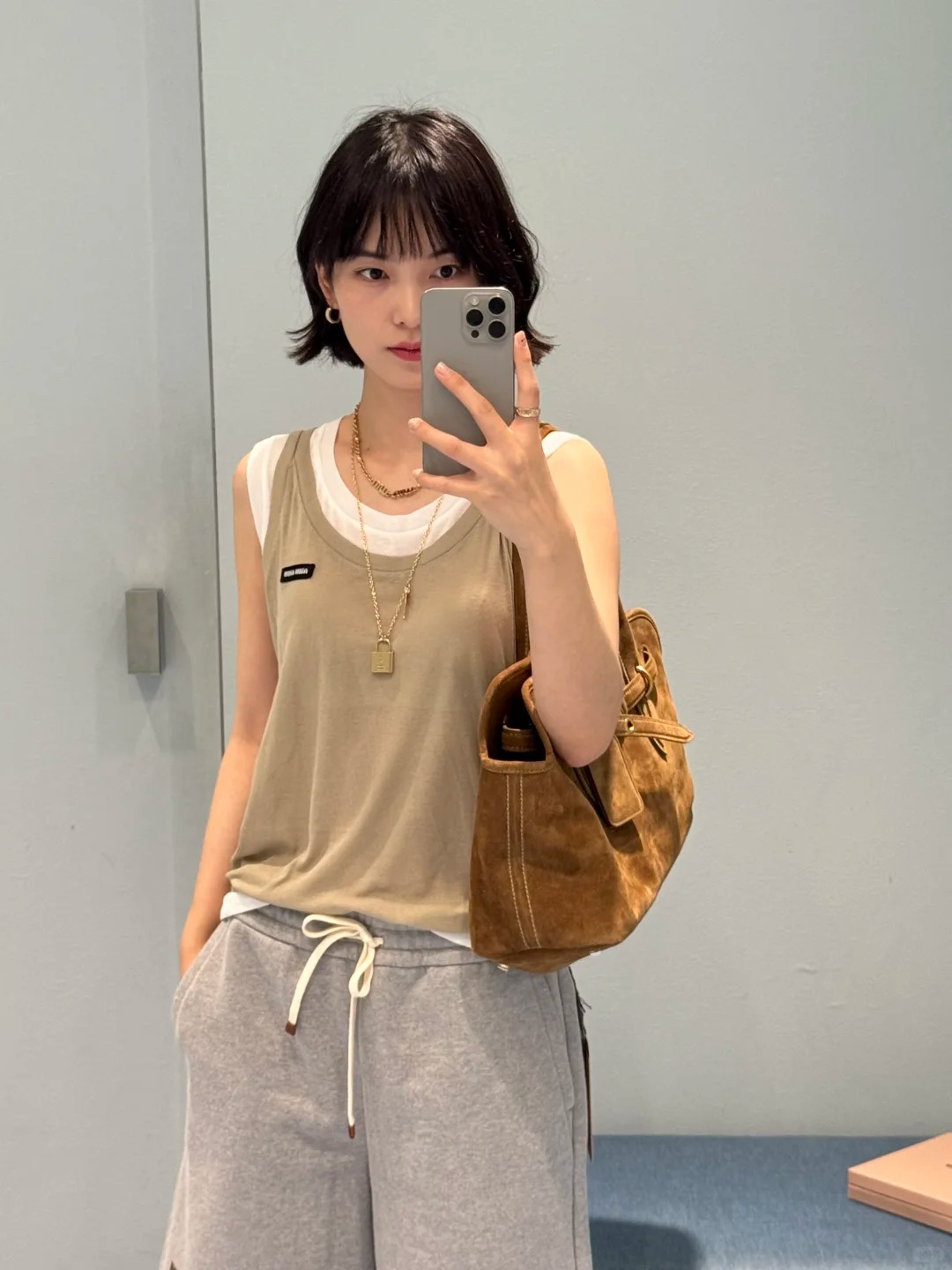 NO:457859,[Love] New [Love]!  Latest MIU 25NEW layered fake two-piece base vest. Size SML. .,,miumiu,alexander wang19860909[爱心]新款[爱心]！最新MIU 25NEW 叠穿假两件打底背心.尺码SML. .,,miumiu,alexander wang,Women's clothing