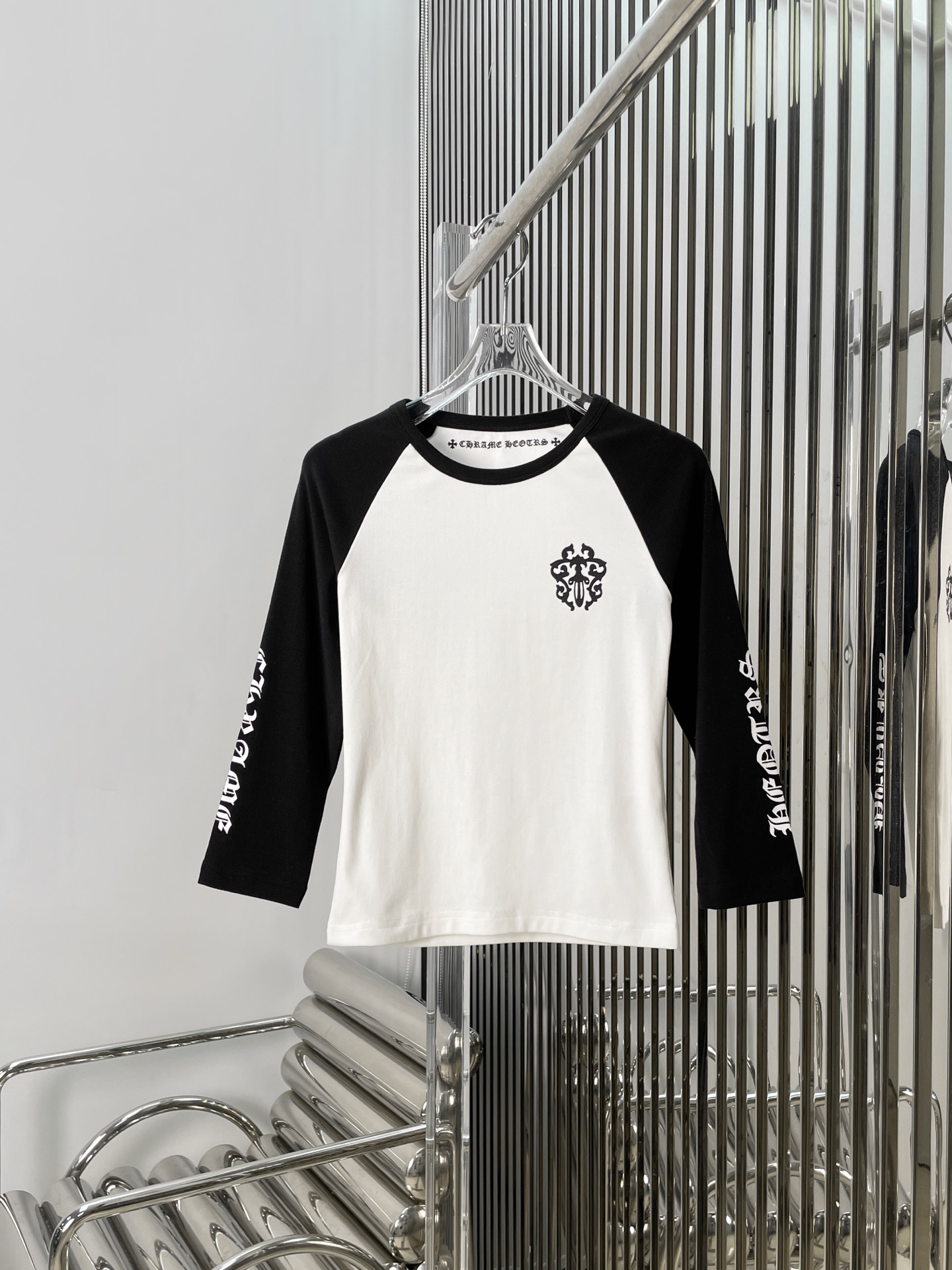 NO:459295,[Love] New [Love]!  Latest CH 25NEW Sanskrit Sword Print Medium Sleeve T-shirt. Size SML.., tees, t-shirt, alexander wang19860909[爱心]新款[爱心]！最新CH 25NEW 梵文宝剑印花中袖T恤.尺码SML..,,tees，t-shirt,alexander wang,Women's clothing