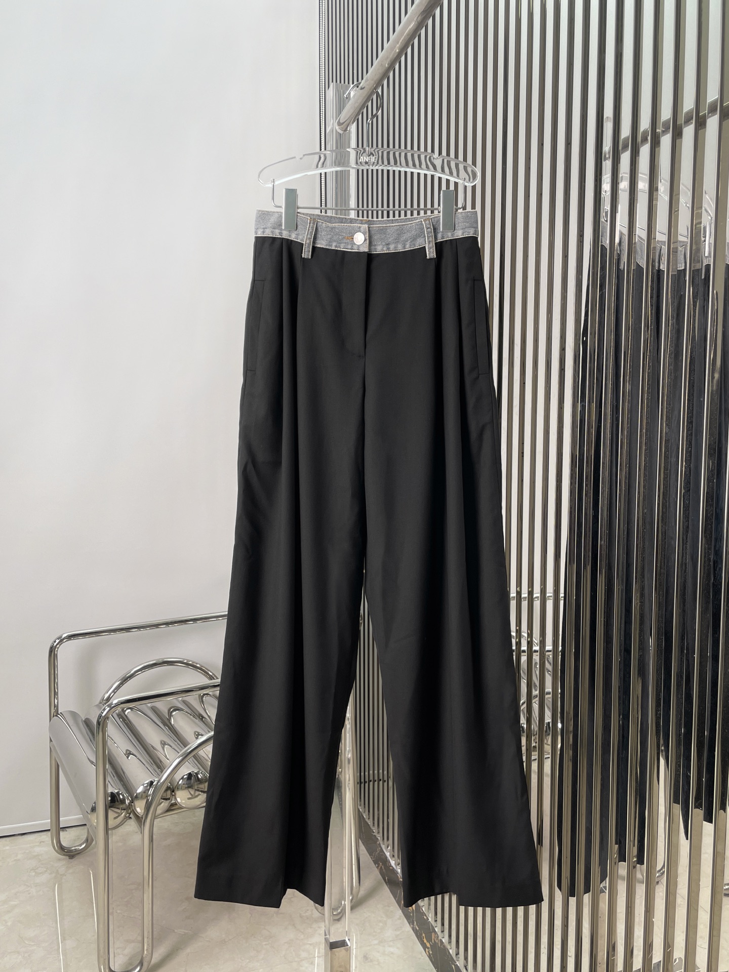 NO:739168,[Love] New style [Love]!  The latest ANN 26NEW denim waistband patchwork trousers. Size SML.P,,19860909[爱心]新款[爱心]！最新ANN 26NEW 牛仔腰头拼接西裤.尺码SML.P,,,Women's clothing