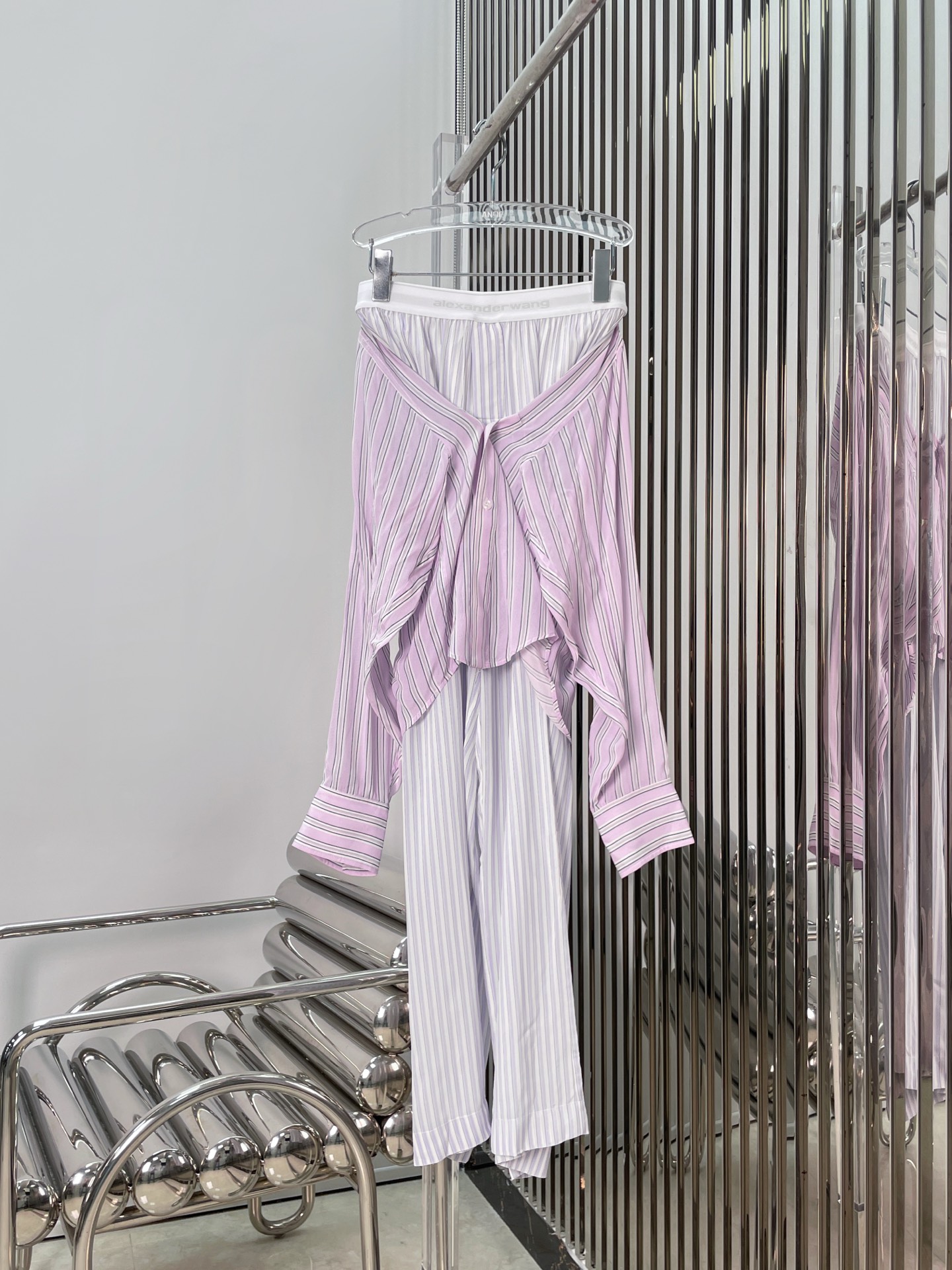 NO:460799,[Love] New [Love]!  Latest AW 25NEW heavyweight silk striped splicing fake two-piece shirt casual pants. Size SML.,,shirts,alexander wang19860909[爱心]新款[爱心]！最新AW 25NEW 重磅人丝条纹拼接假两件衬衫休闲裤.尺码SML.,,shirts,alexander wang,Women's clothing