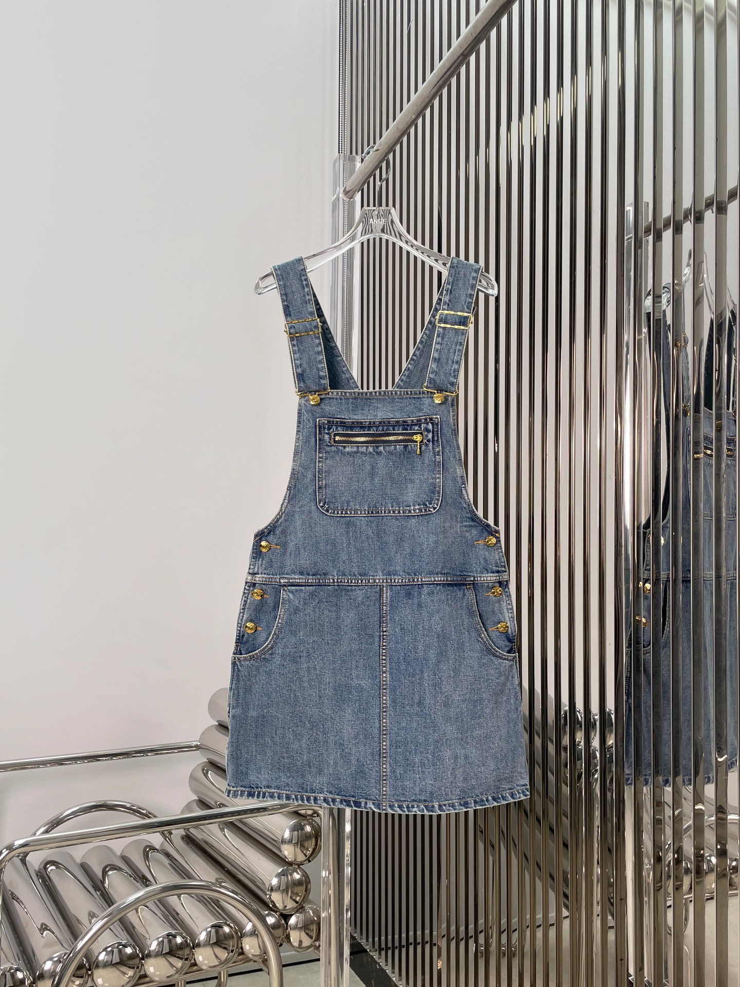 NO:464693,[Love] New [Love]!  Latest CE 25NEW Arc de Triomphe wash-out old denim strap skirt. Size SML., skirts, alexander wang19860909[爱心]新款[爱心]！最新CE 25NEW 凯旋门洗水做旧牛仔背带裙.尺码SML.,,skirts,alexander wang,Women's clothing